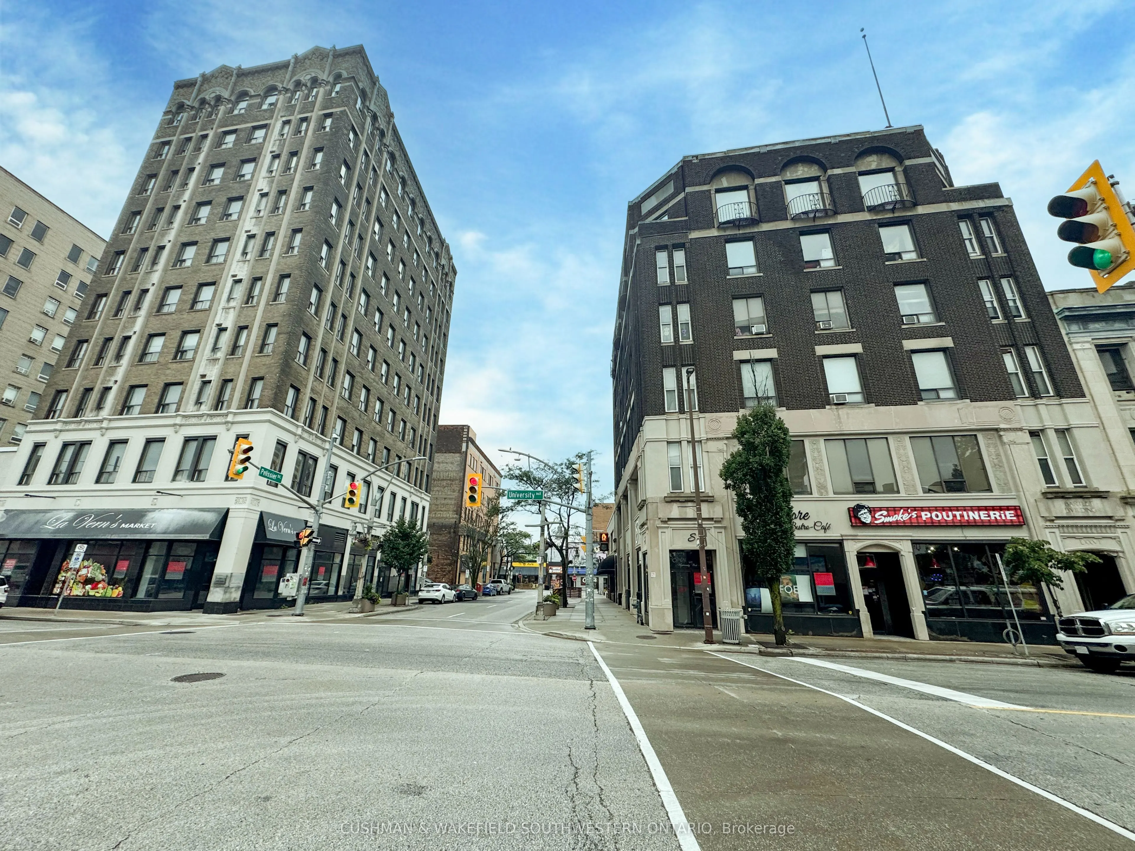 98 University Avenue W