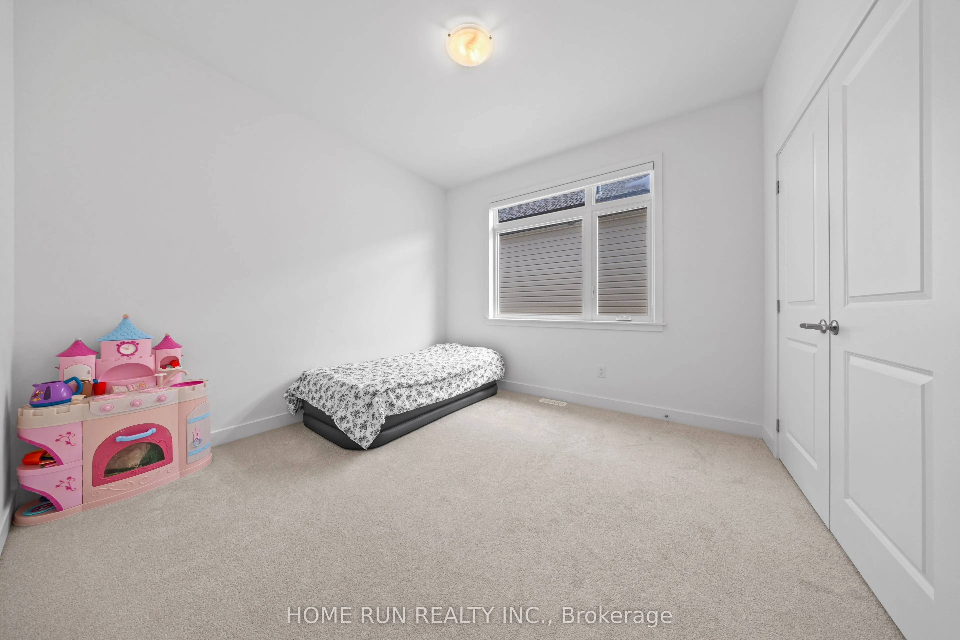 909 Beckton Heights