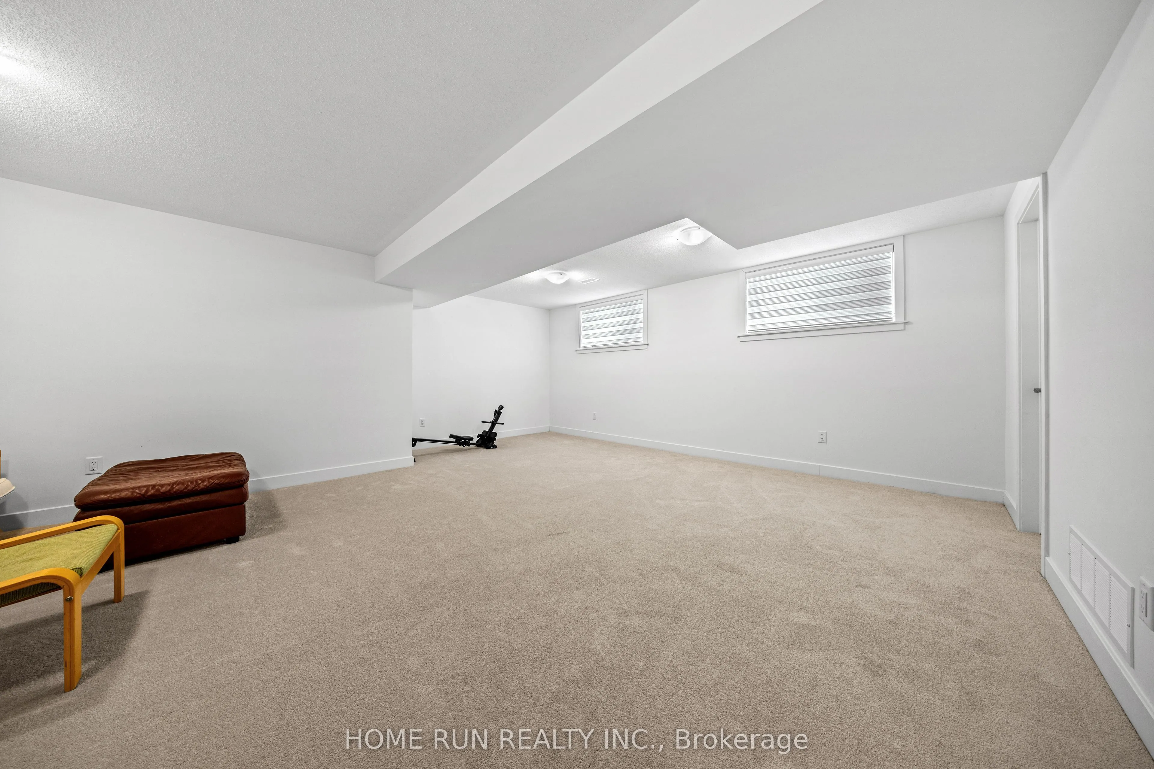 909 Beckton Heights