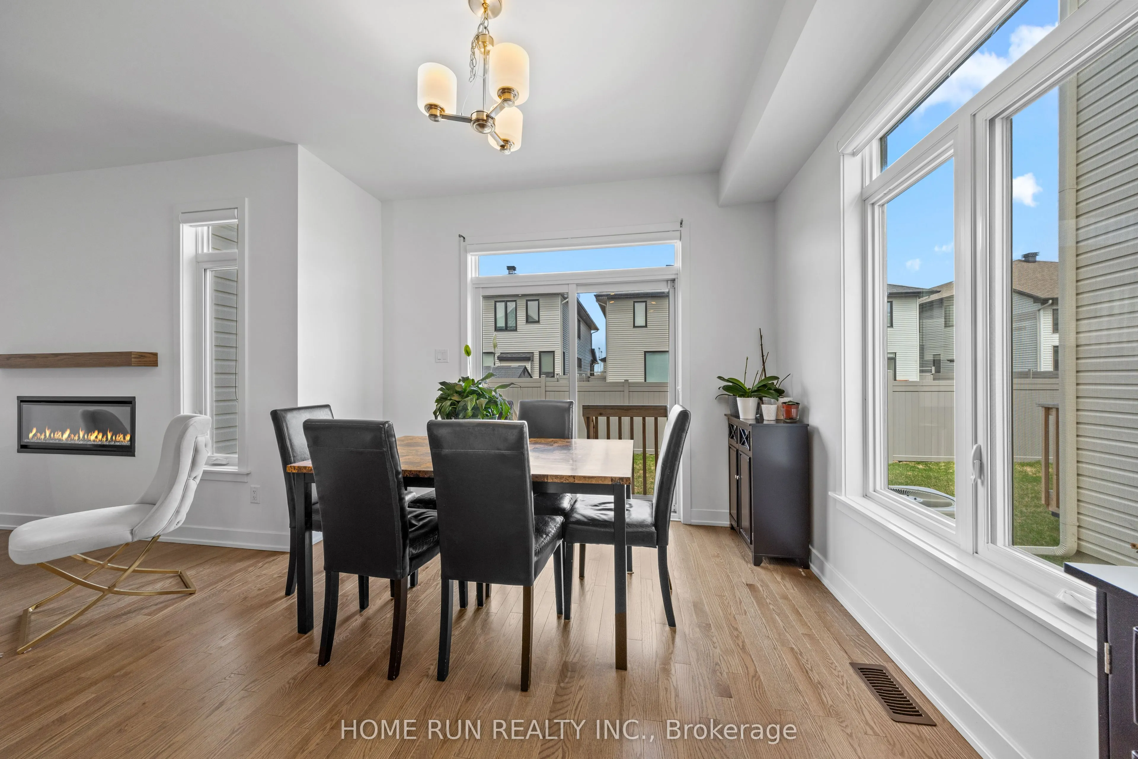 909 Beckton Heights