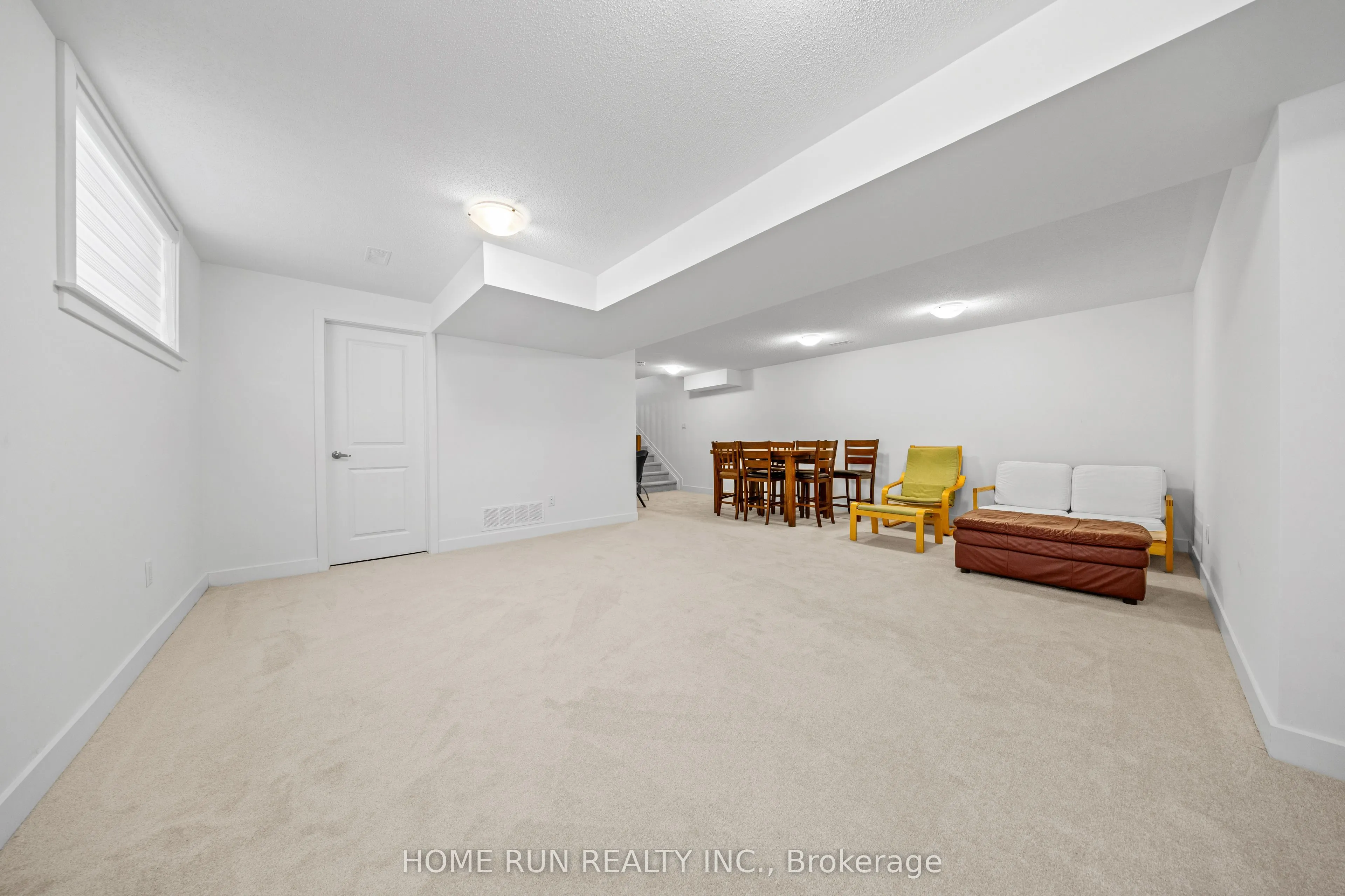 909 Beckton Heights