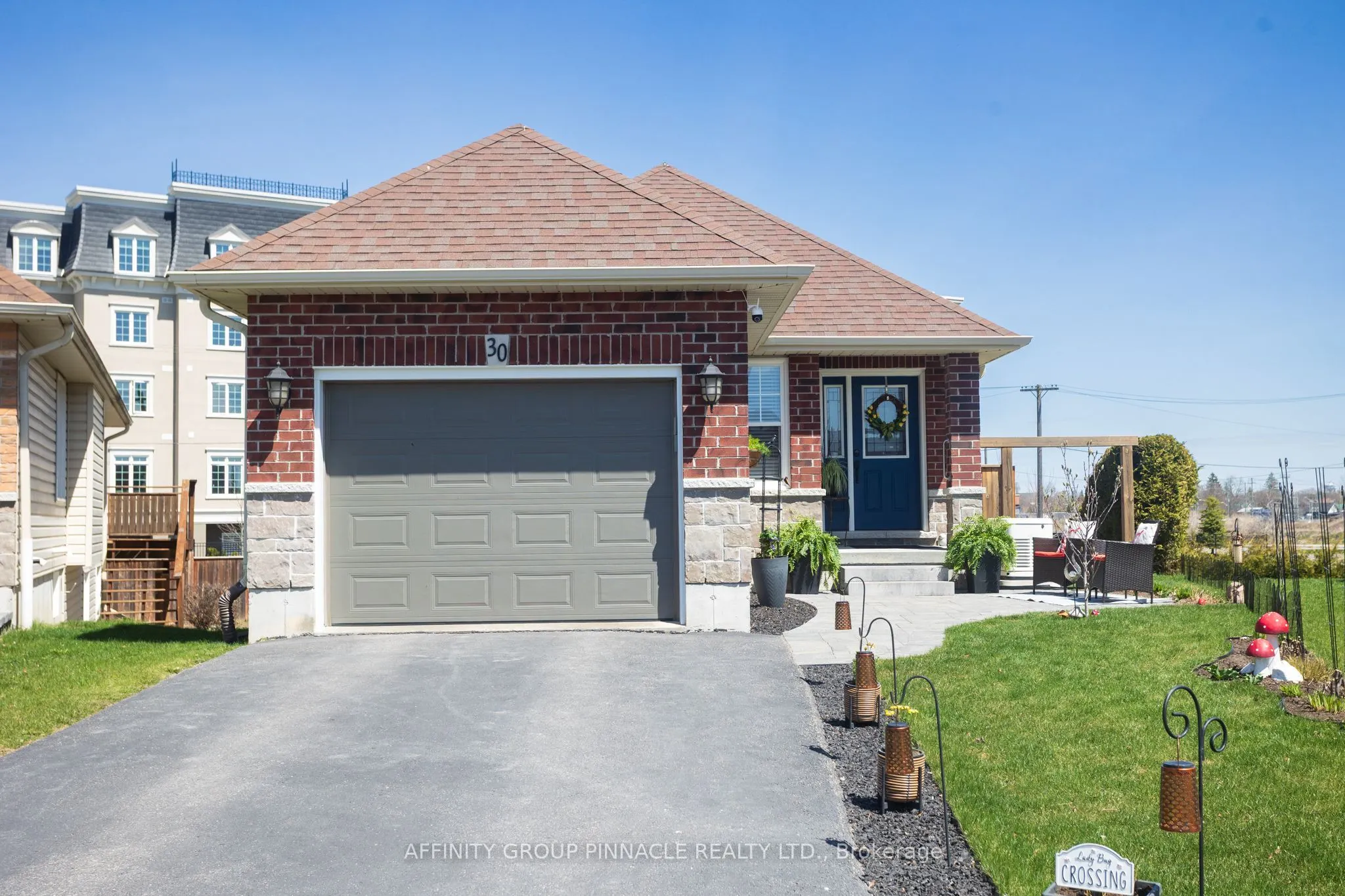 30 Lisbeth Crescent