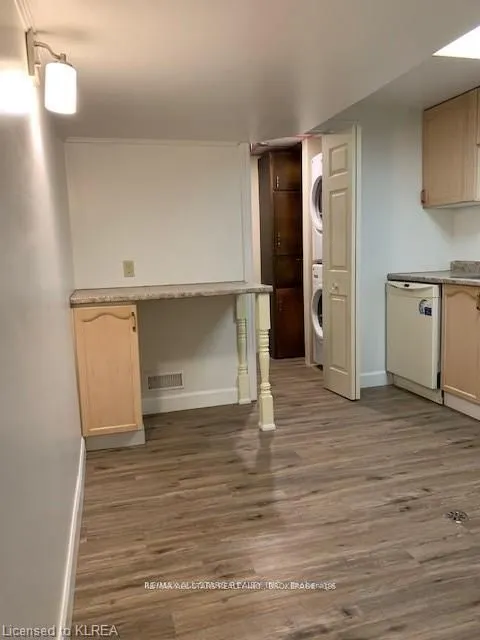 12 PARKWAY (LOWER) Avenue