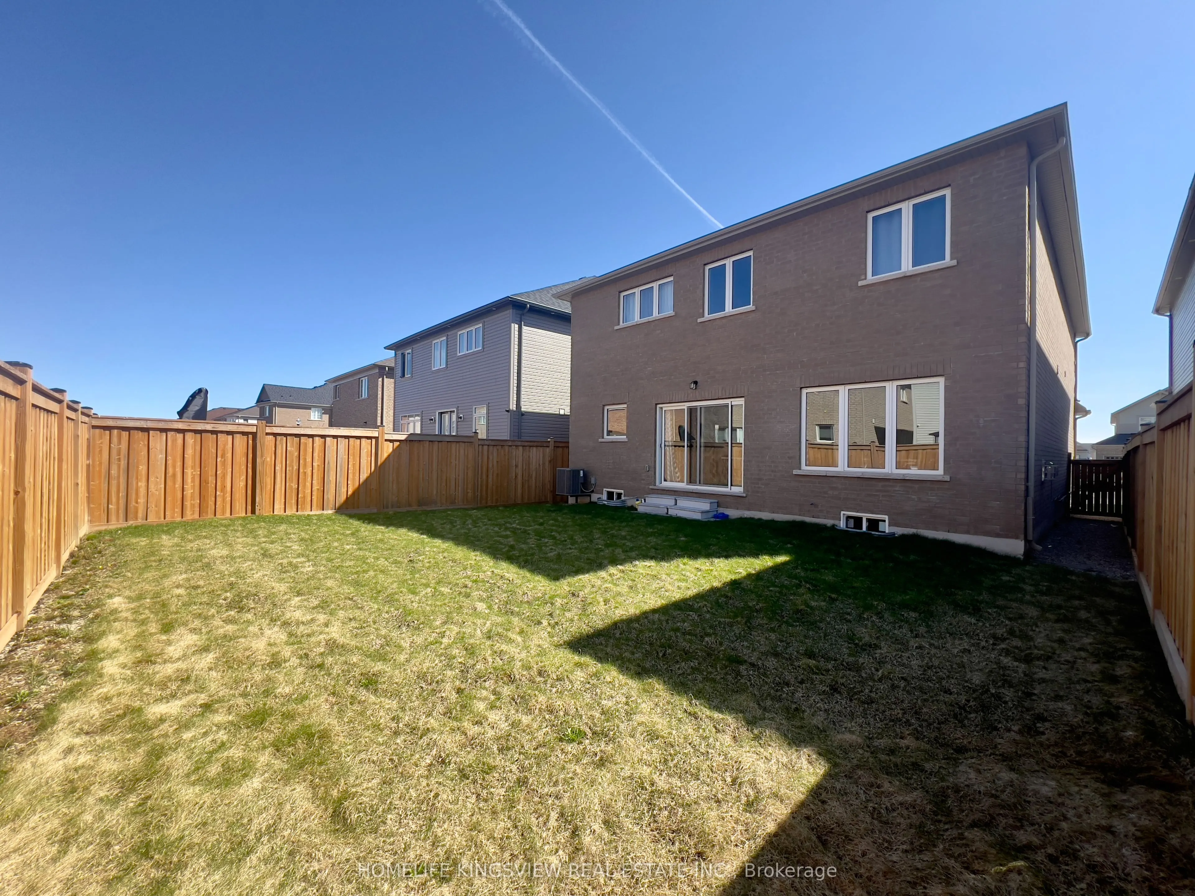 708 Gilmour Crescent