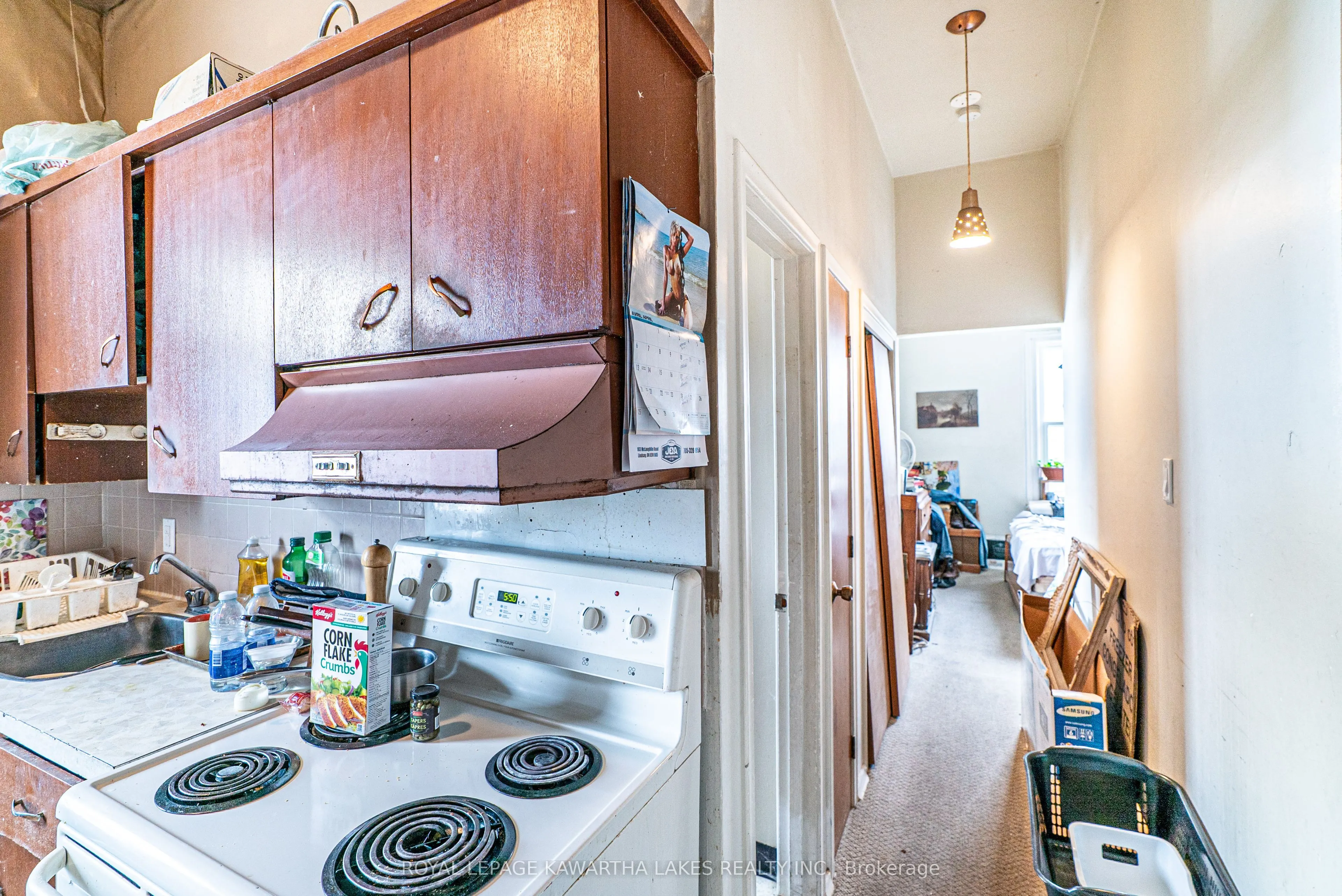 6 Glenelg Street W