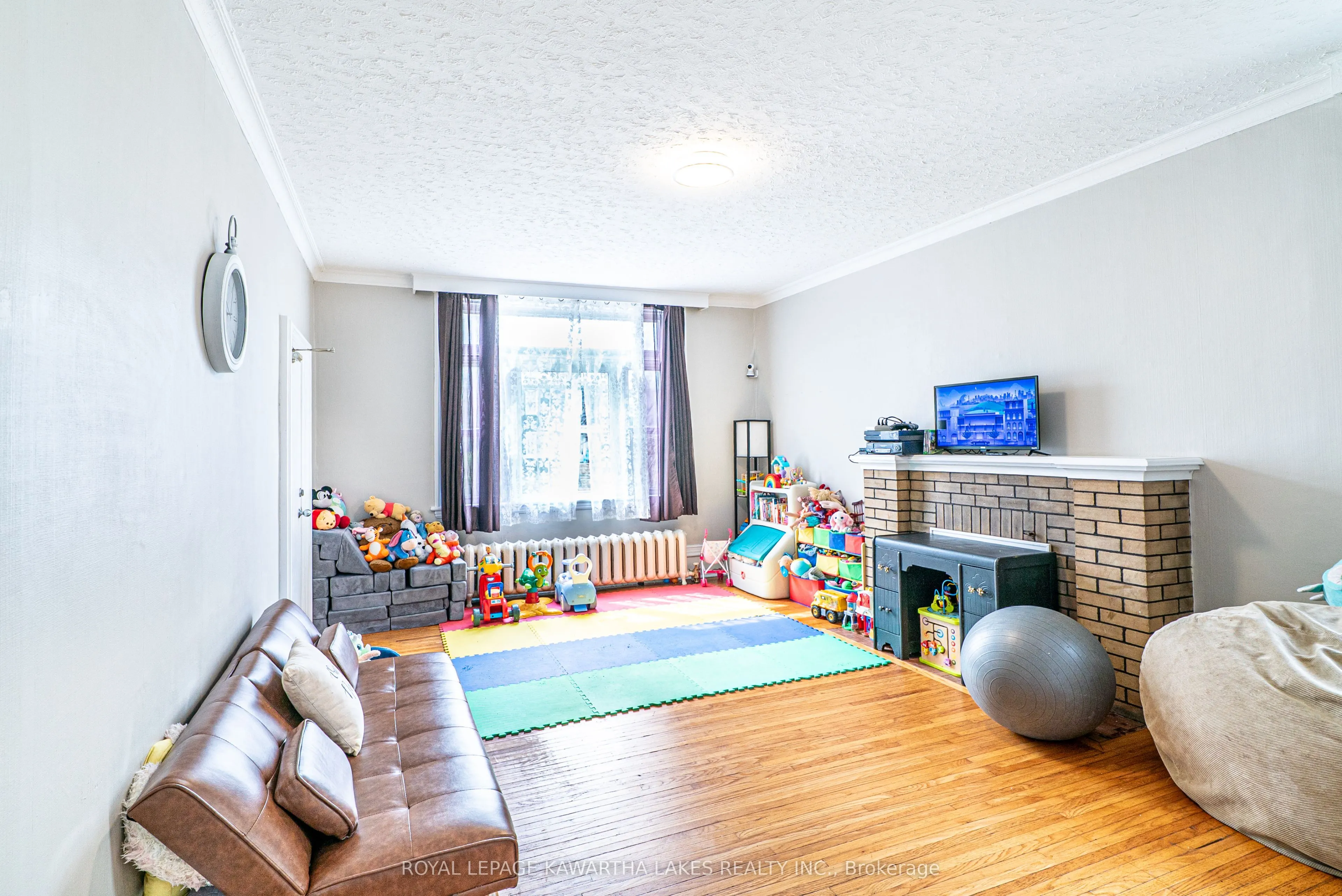 6 Glenelg Street W