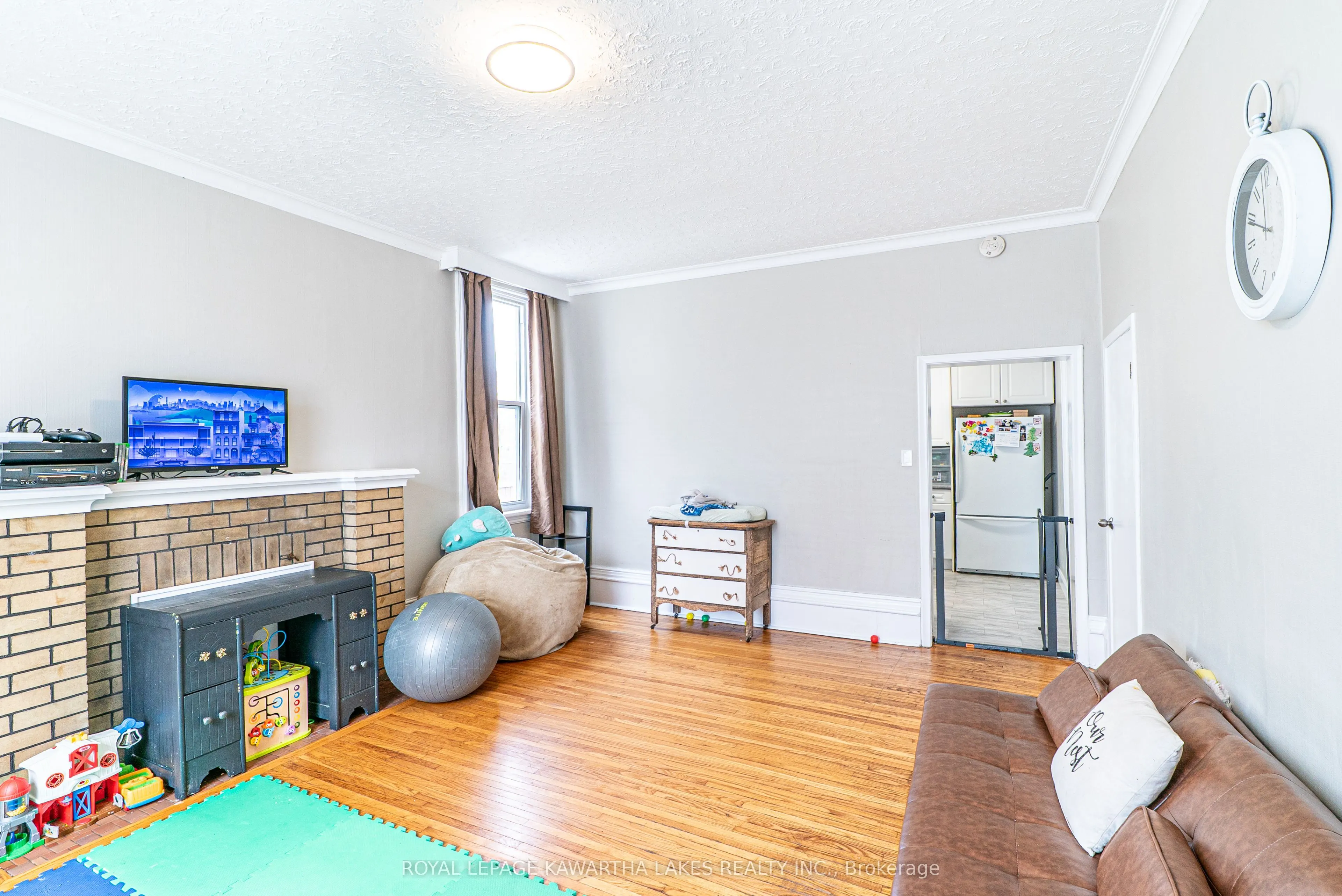 6 Glenelg Street W