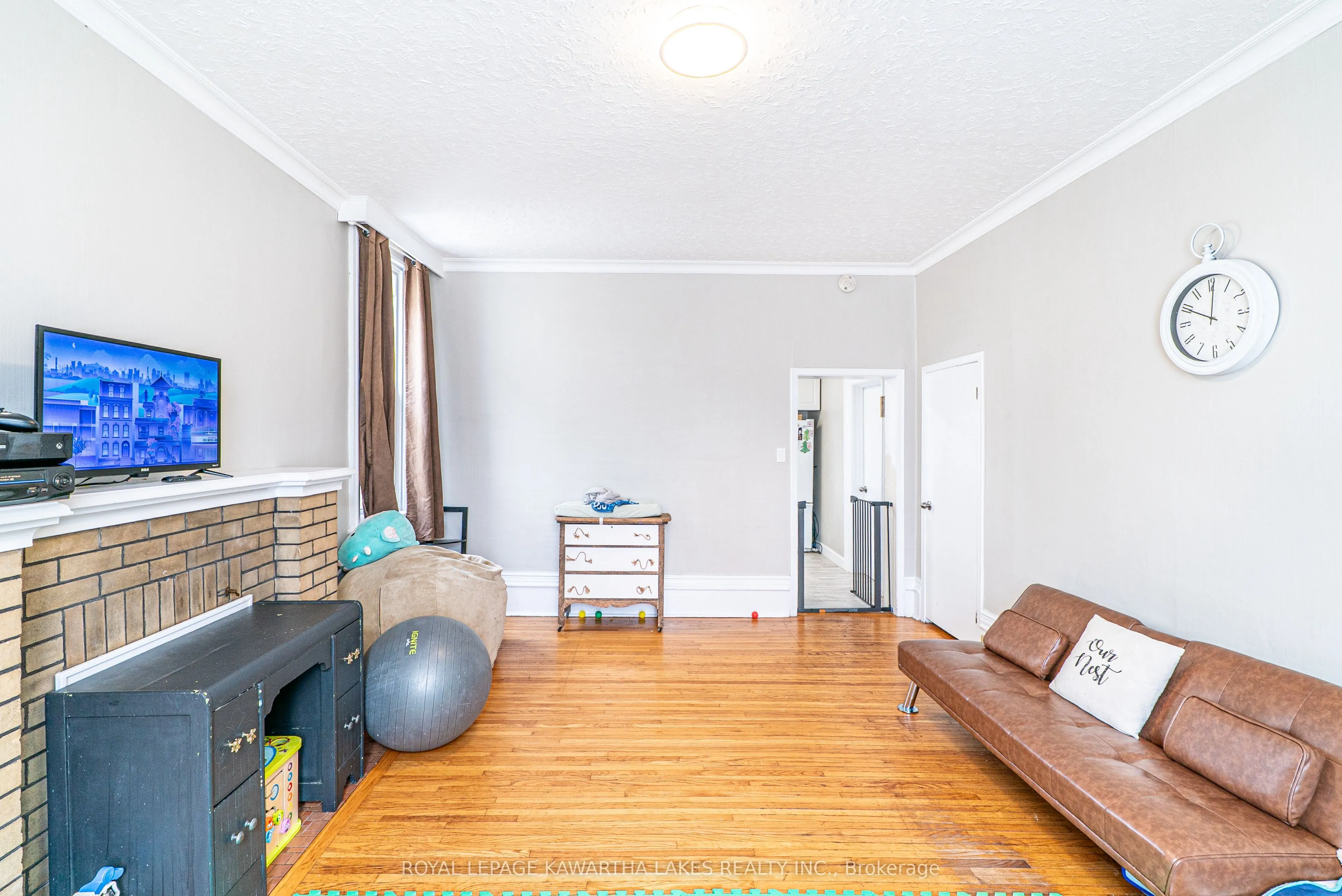 6 Glenelg Street W