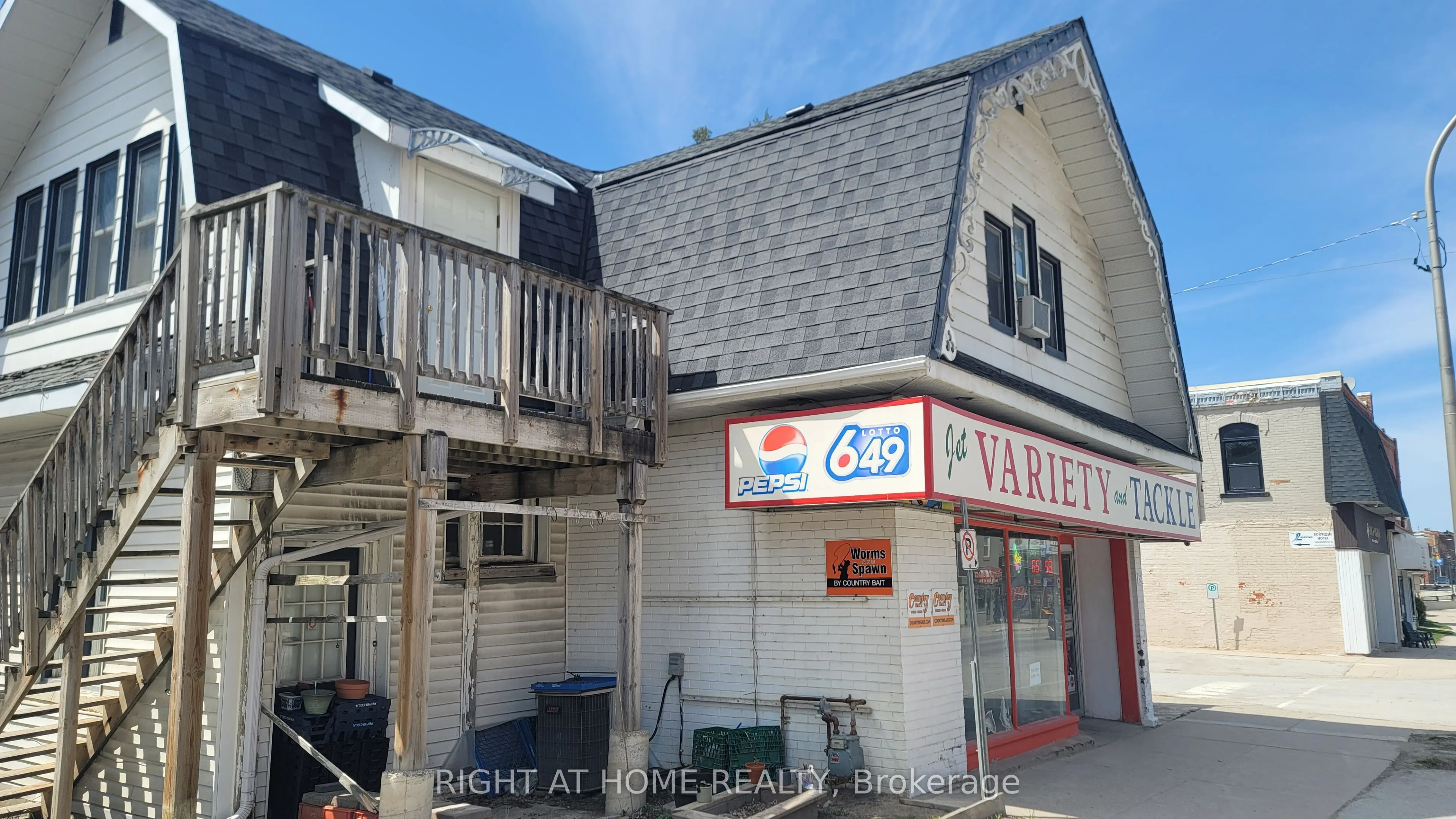 52 Sykes Street S
