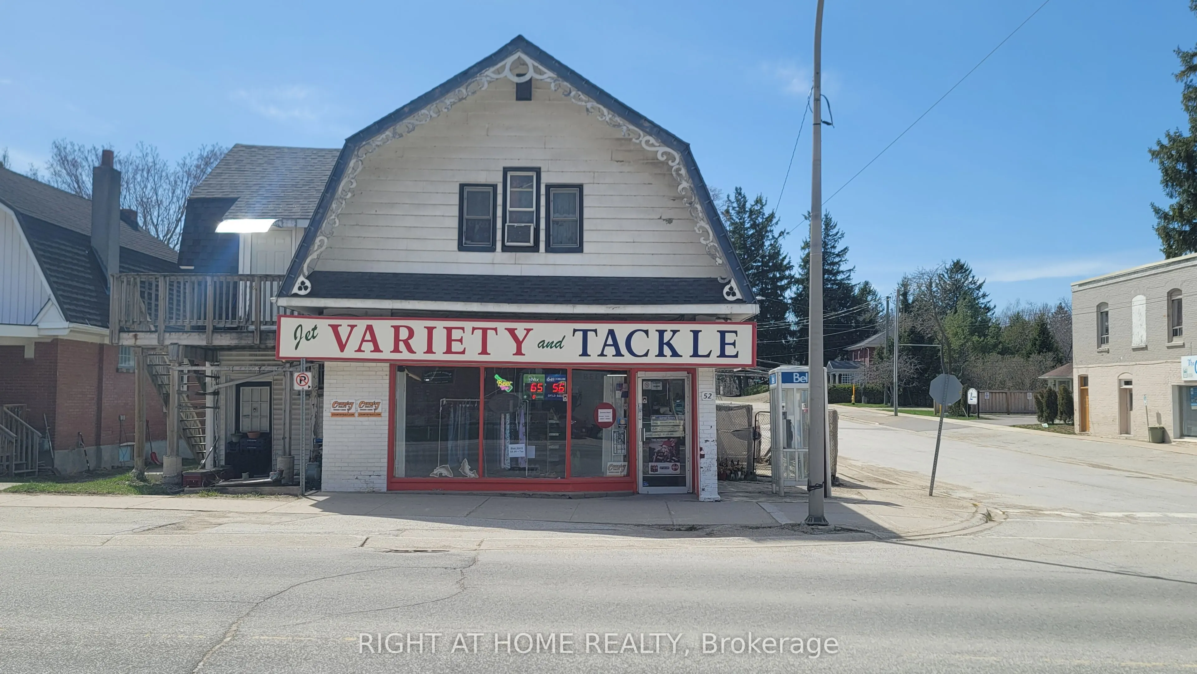 52 Sykes Street S
