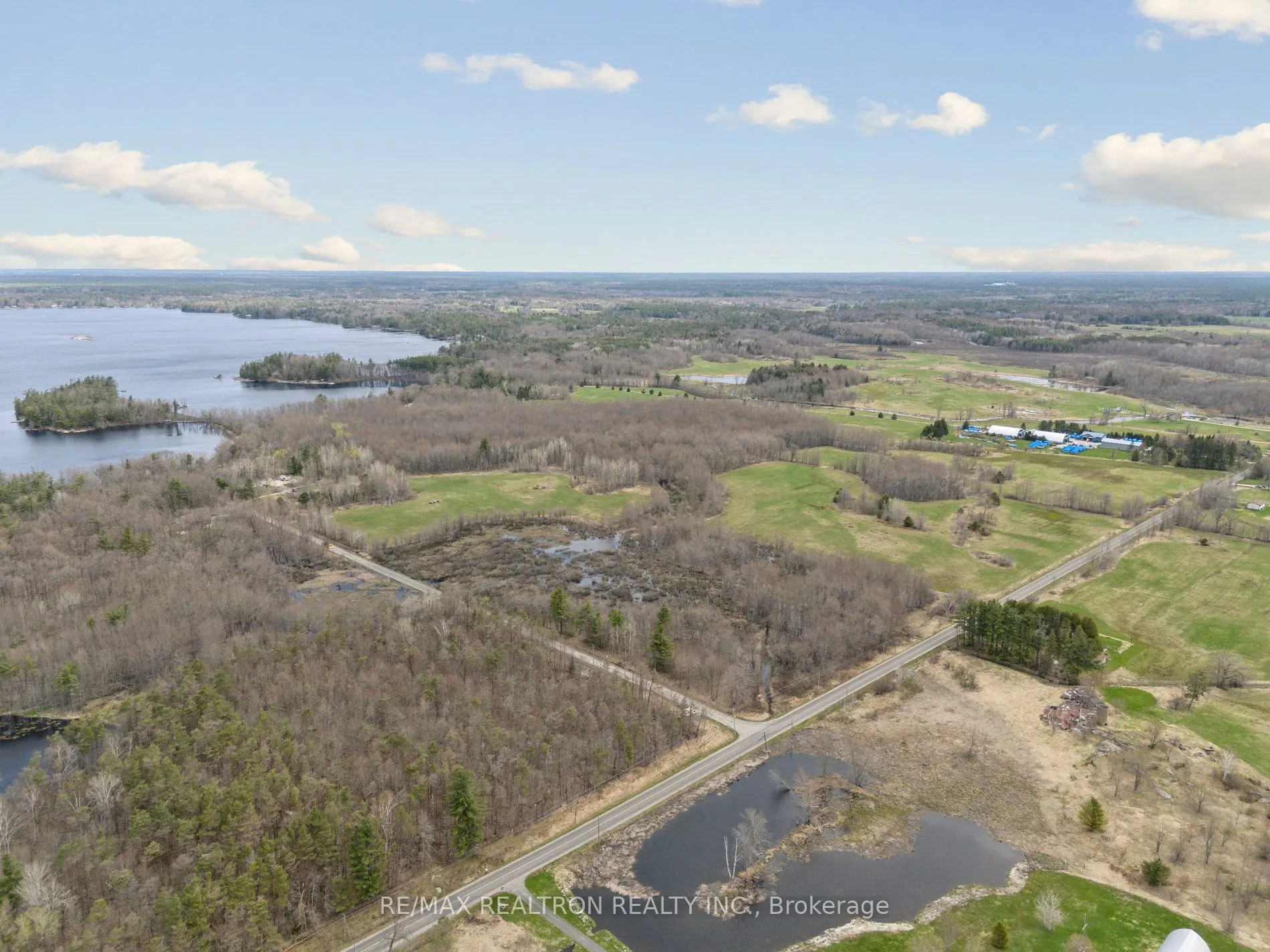 1084A WENONA LODGE Road
