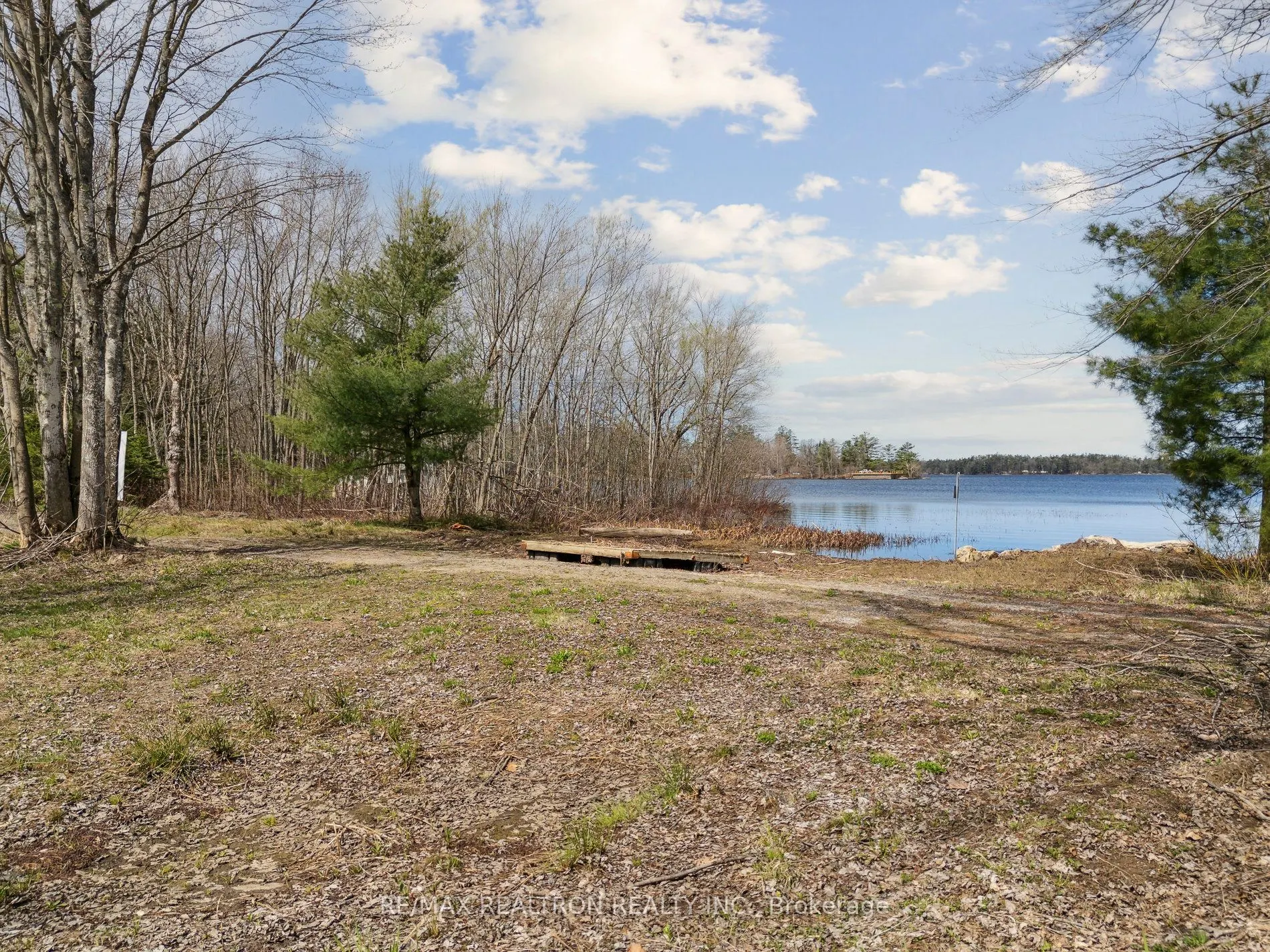 1084A WENONA LODGE Road