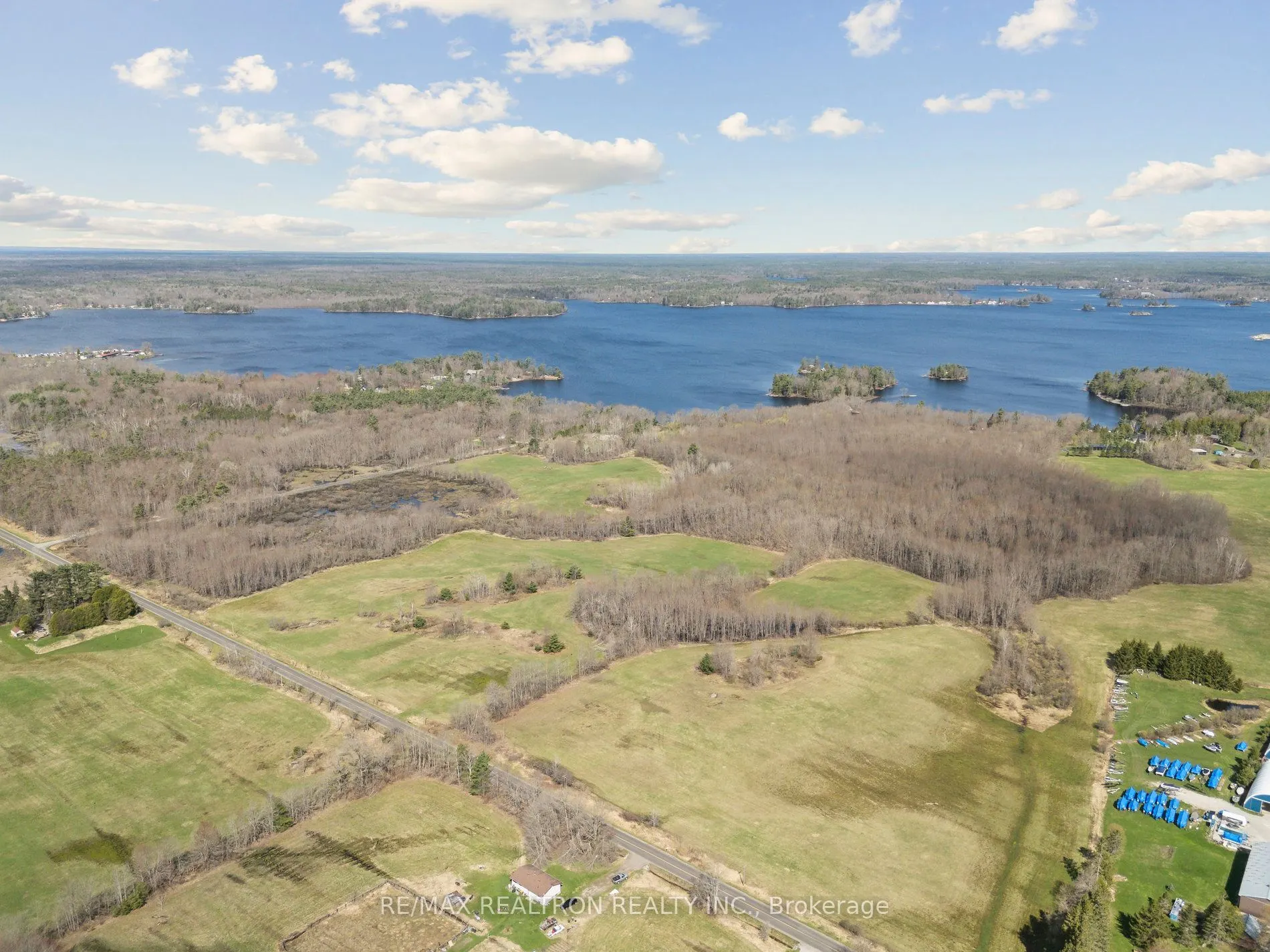 1084A WENONA LODGE Road