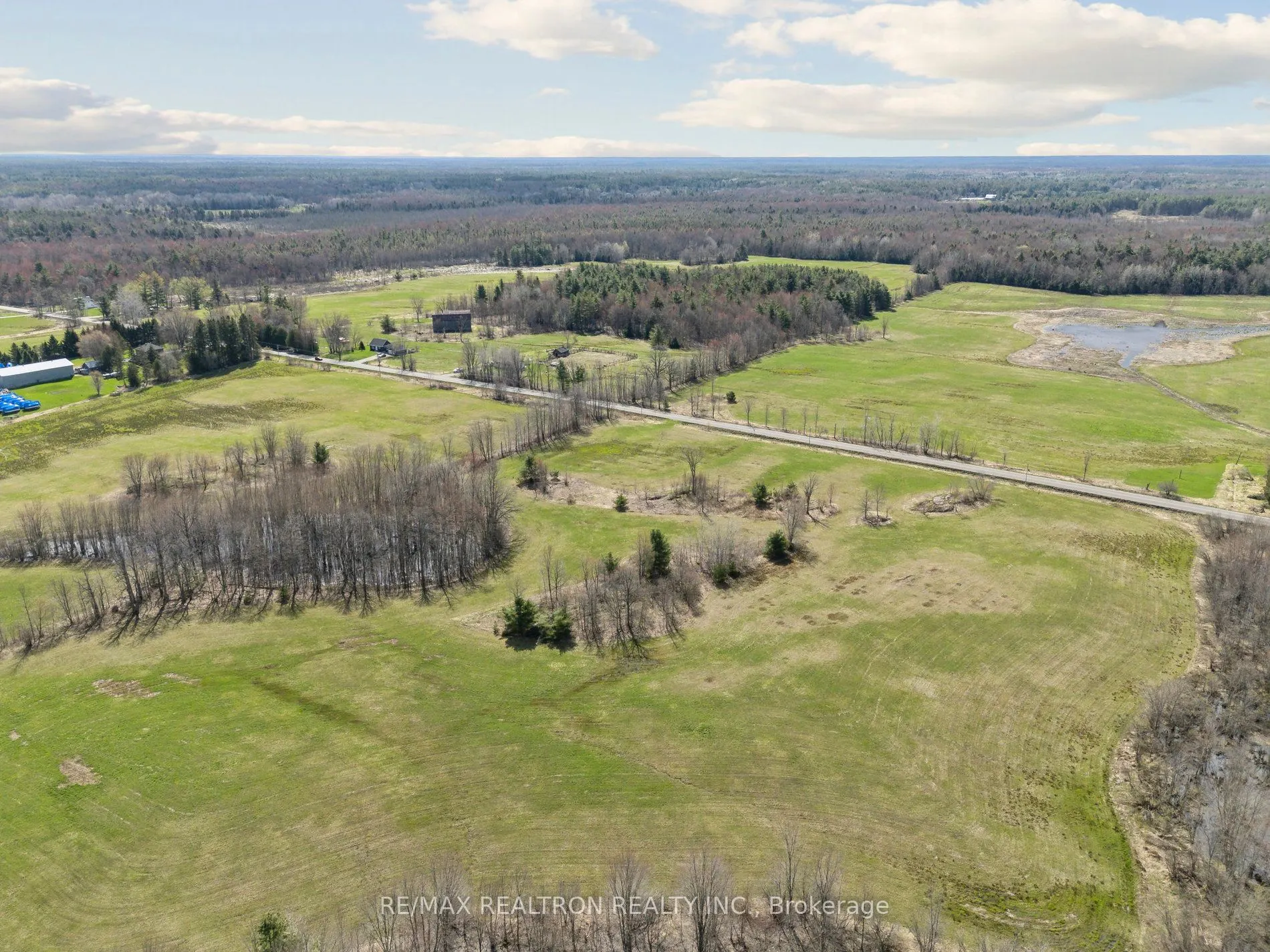 1084A WENONA LODGE Road