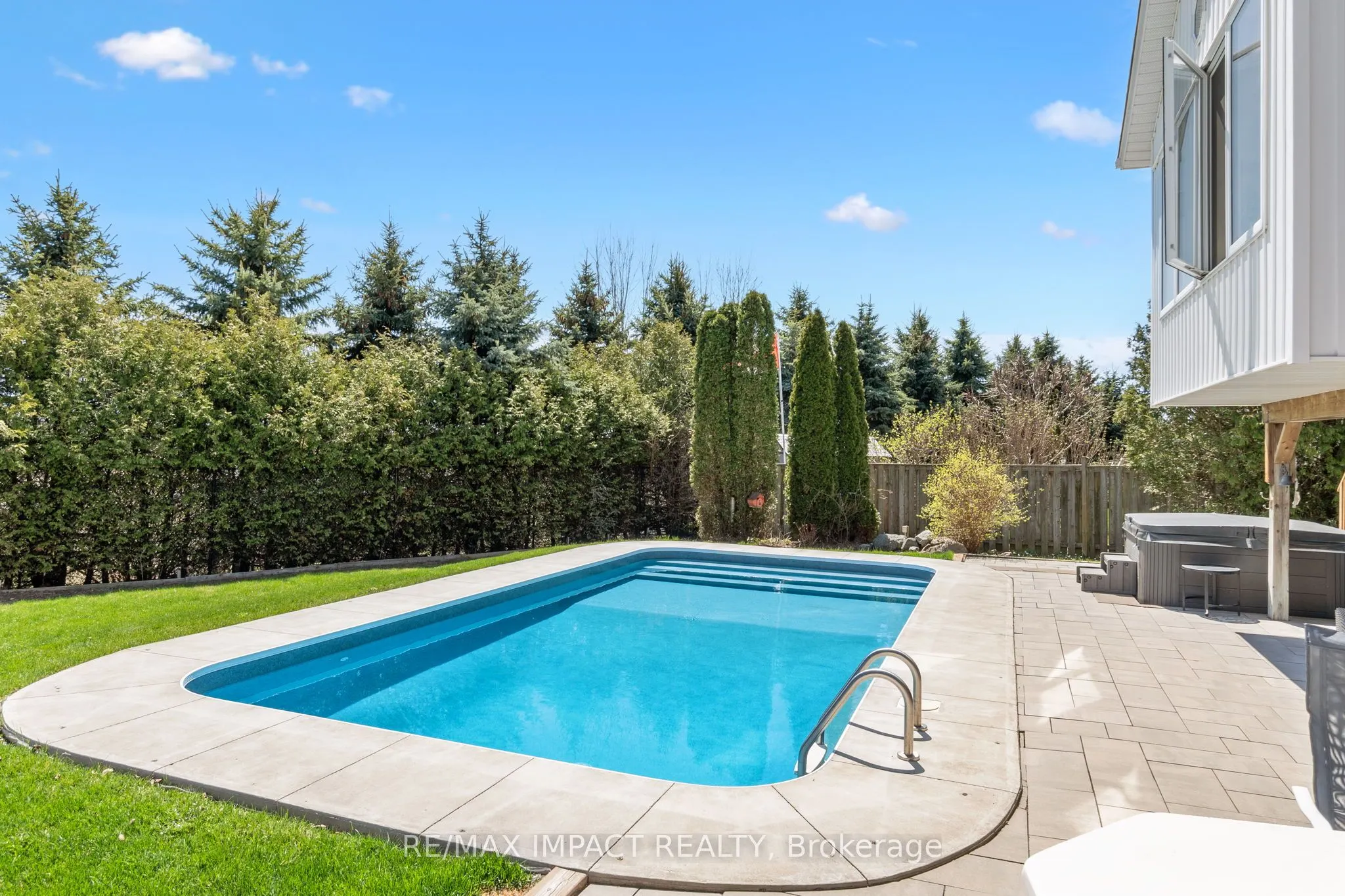 293 Ivey Crescent