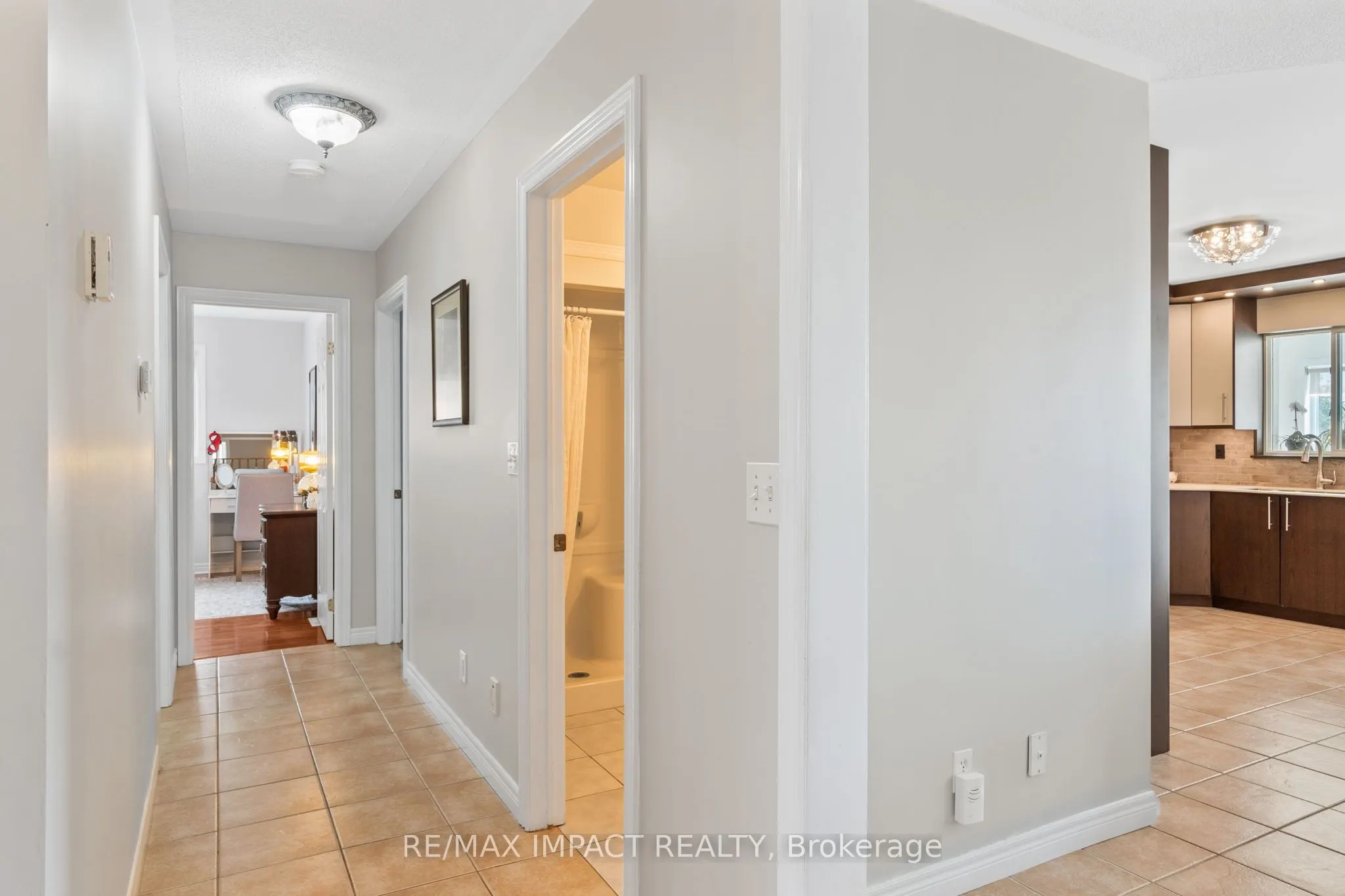 293 Ivey Crescent