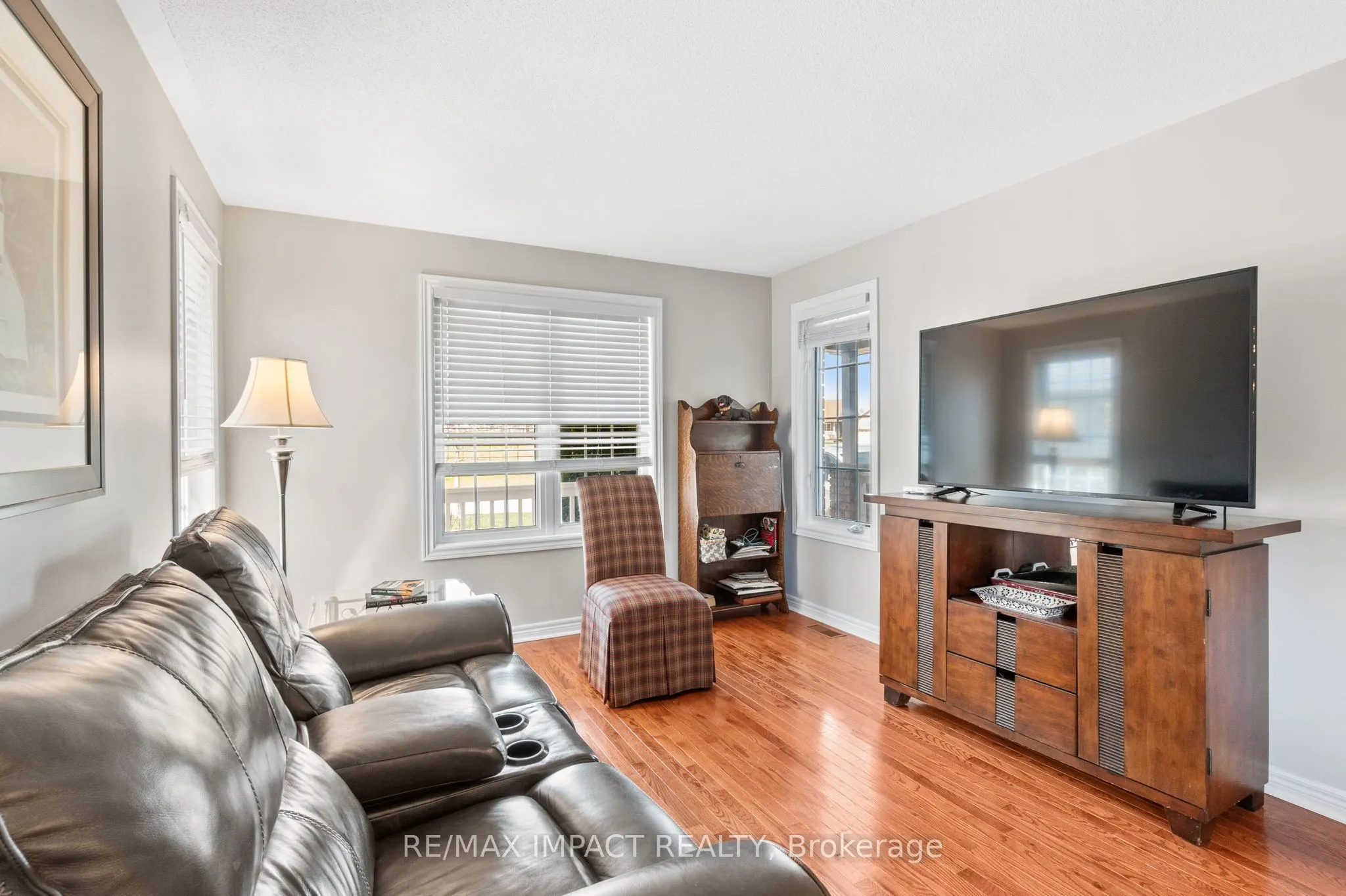 293 Ivey Crescent