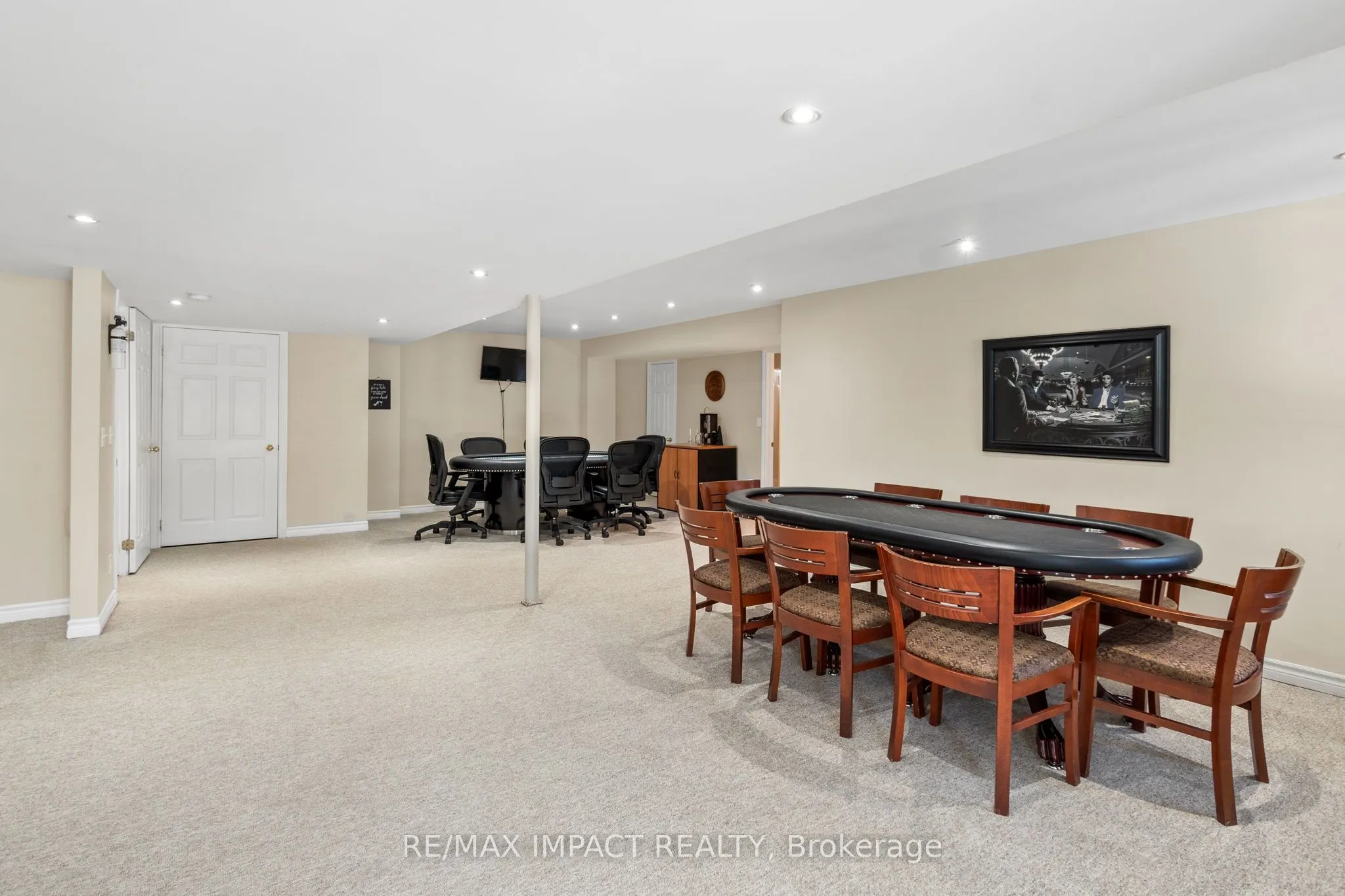 293 Ivey Crescent