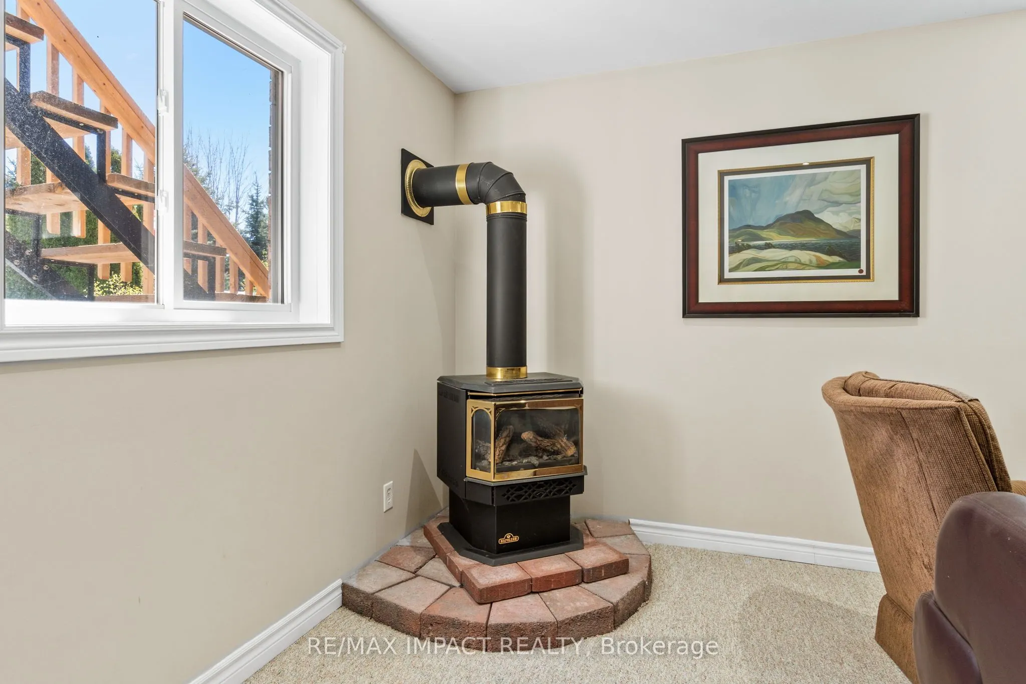293 Ivey Crescent