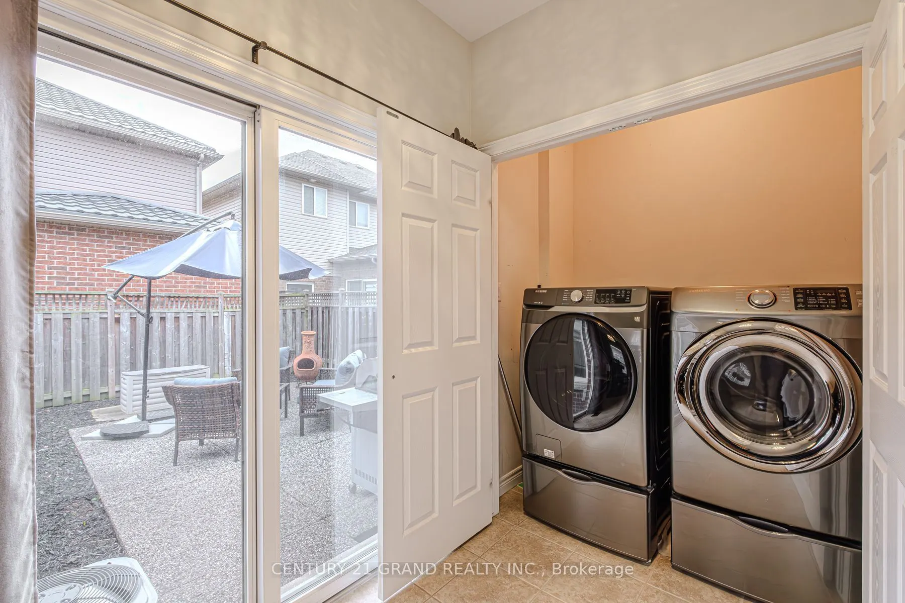 229 Springvalley Crescent