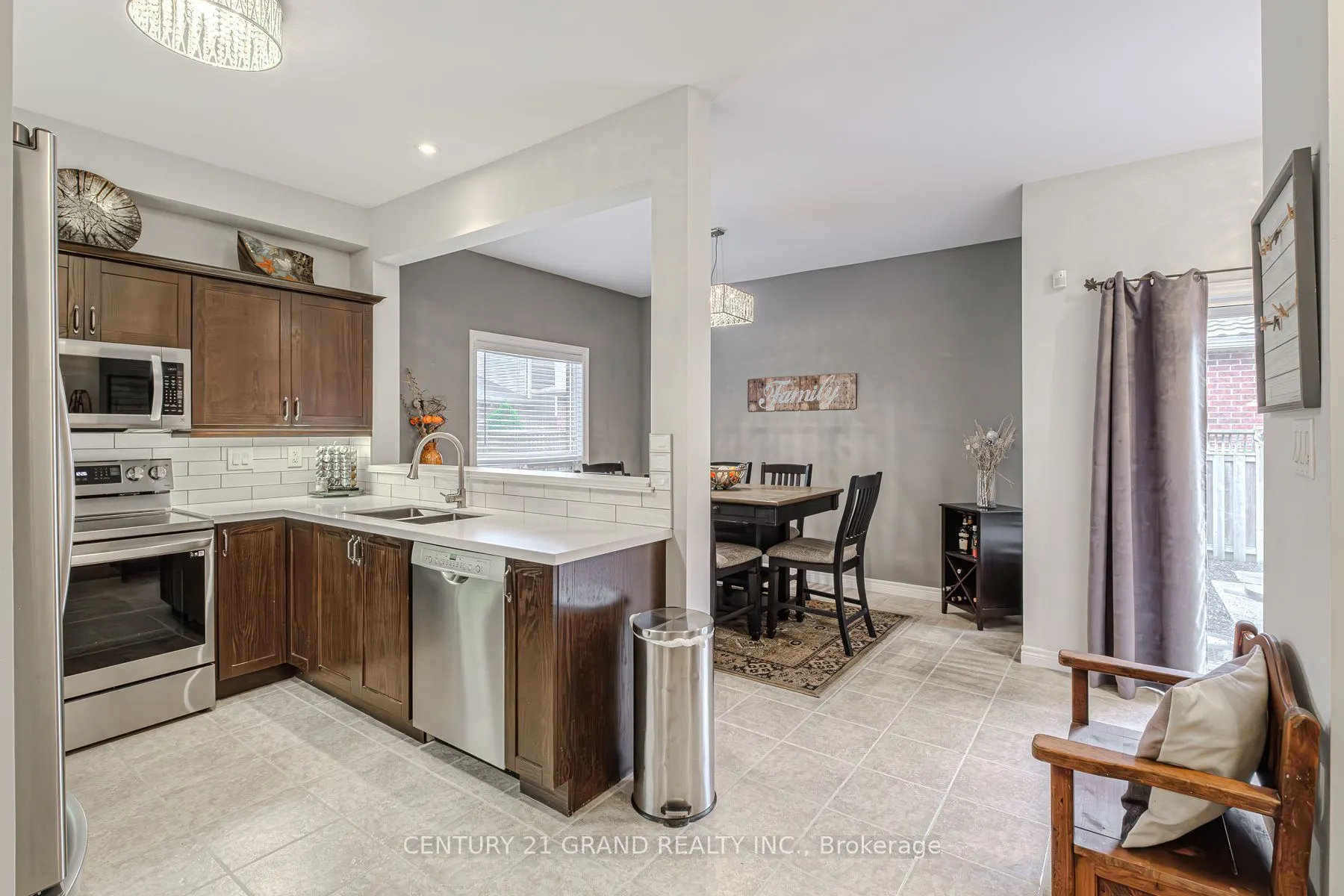 229 Springvalley Crescent