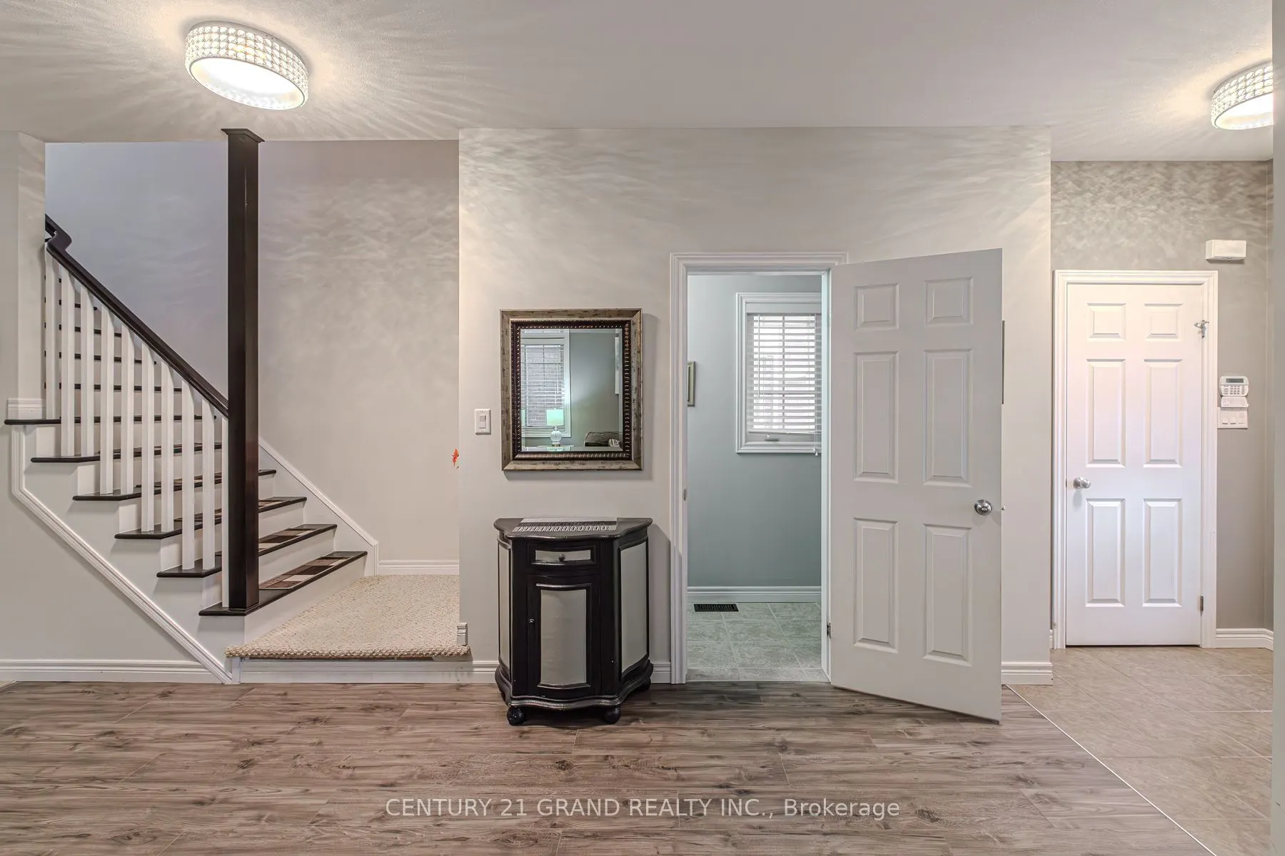 229 Springvalley Crescent