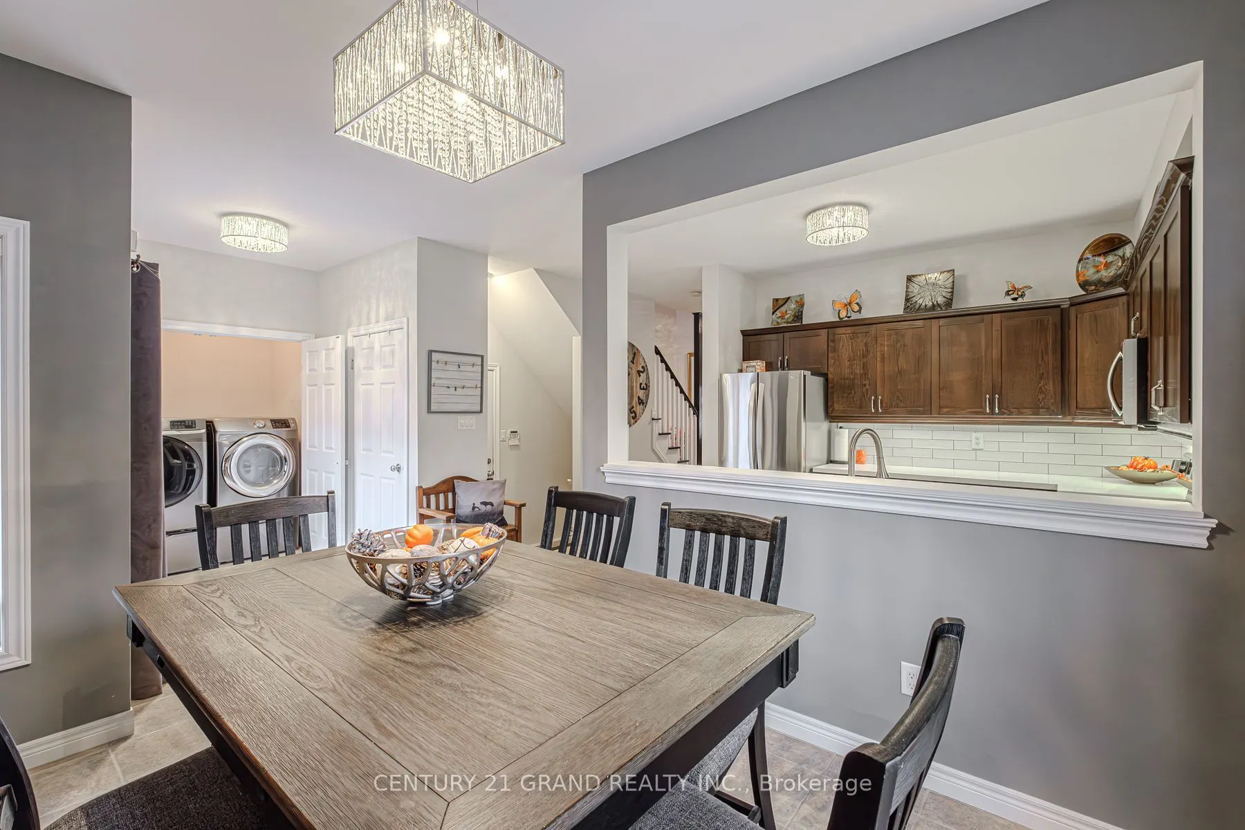 229 Springvalley Crescent