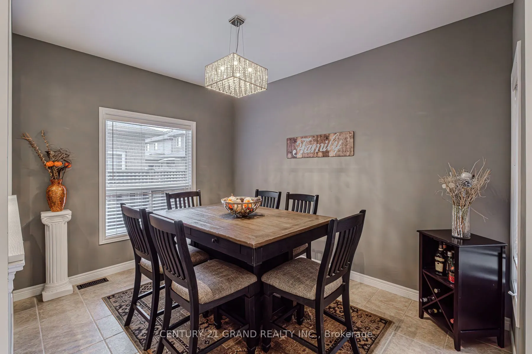 229 Springvalley Crescent