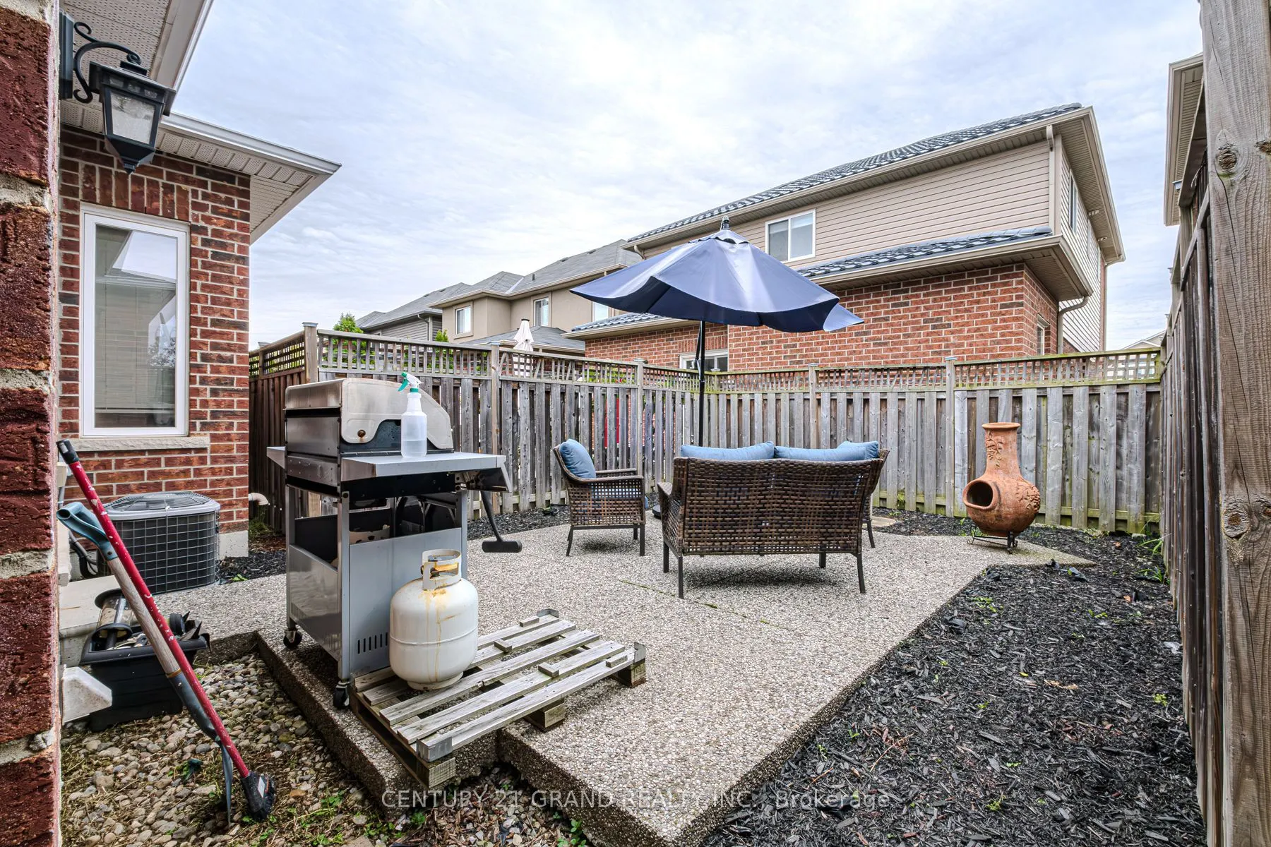 229 Springvalley Crescent