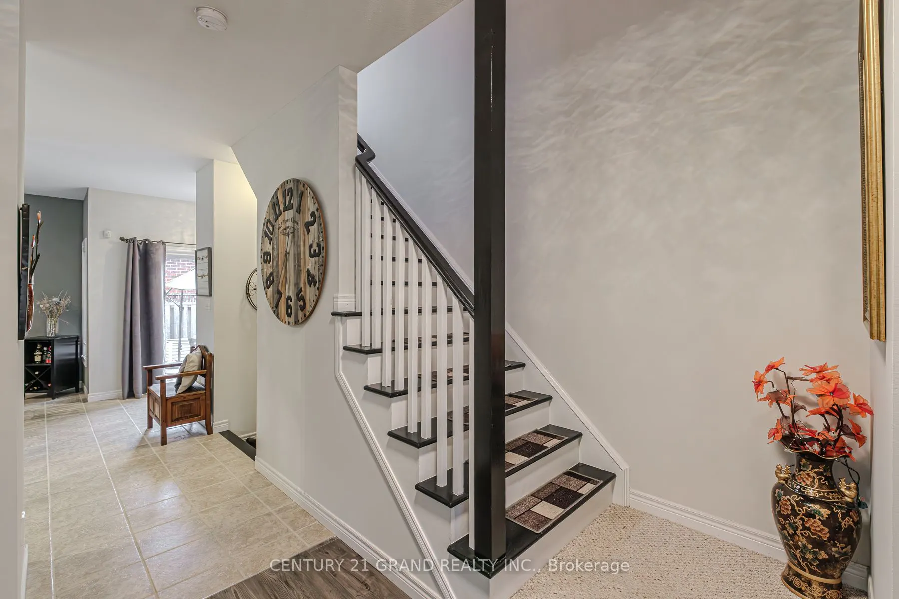 229 Springvalley Crescent