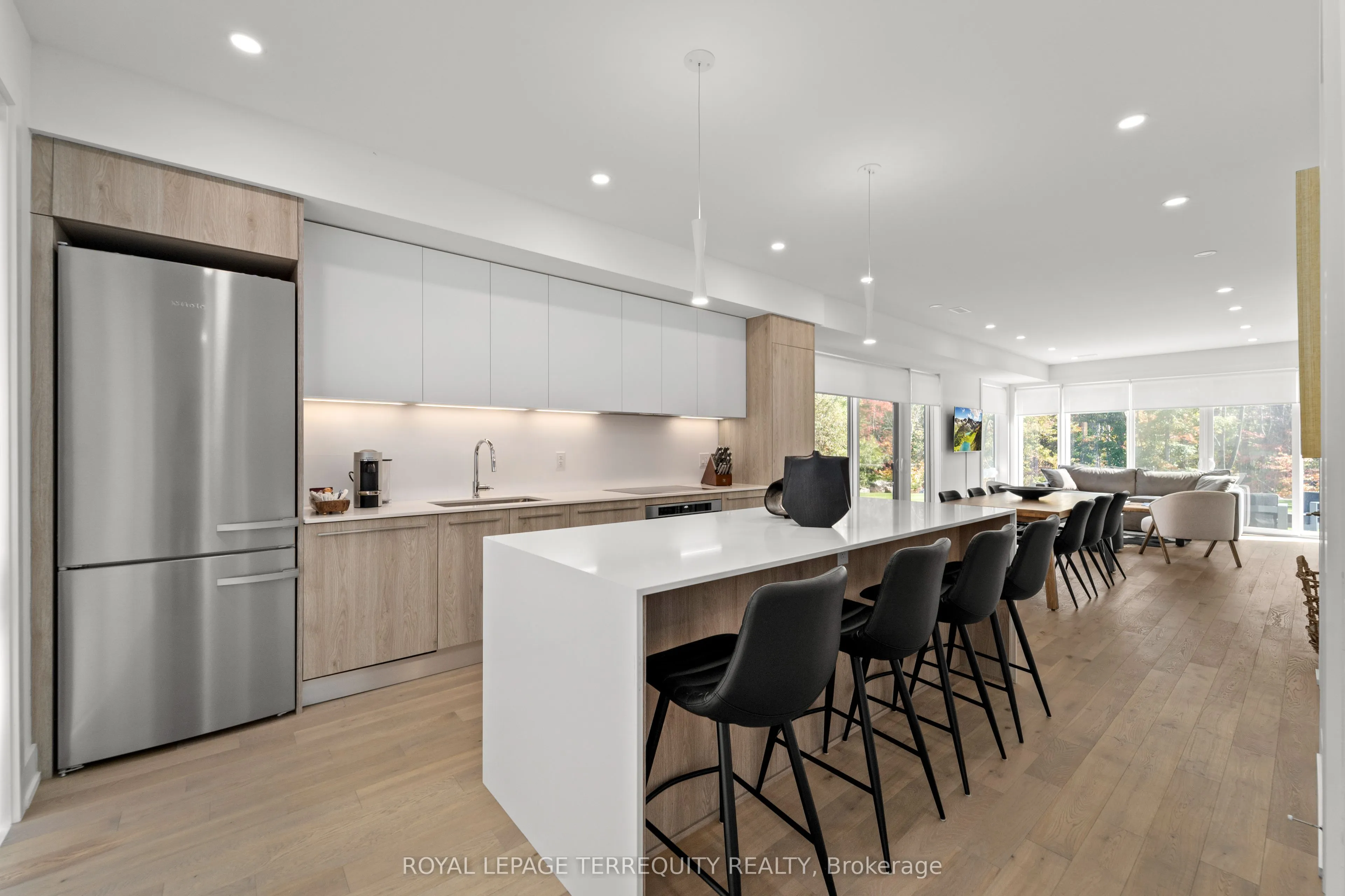 35 Rockmount Crescent