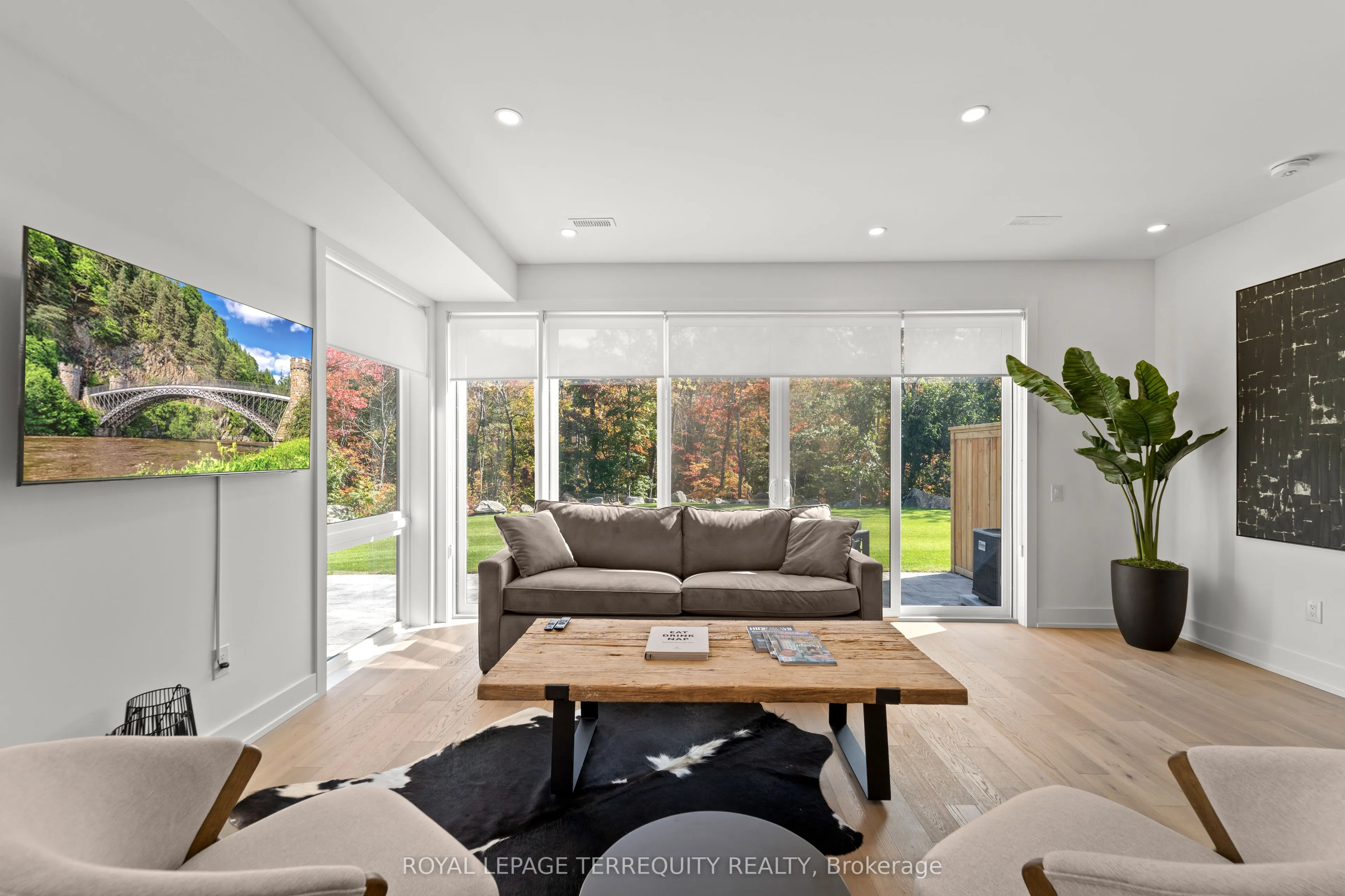 35 Rockmount Crescent