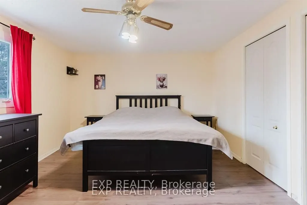 4 PARKLANE Court