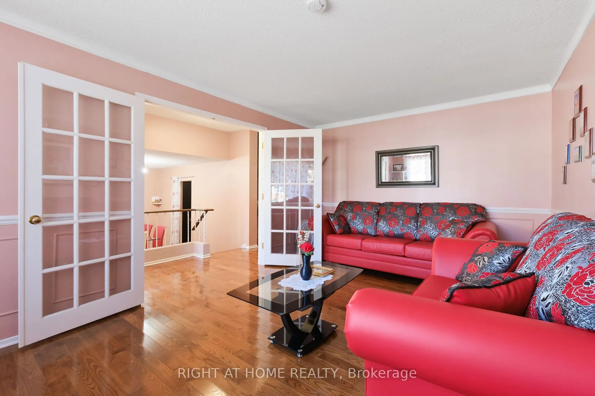 6104 VINEYARD Drive