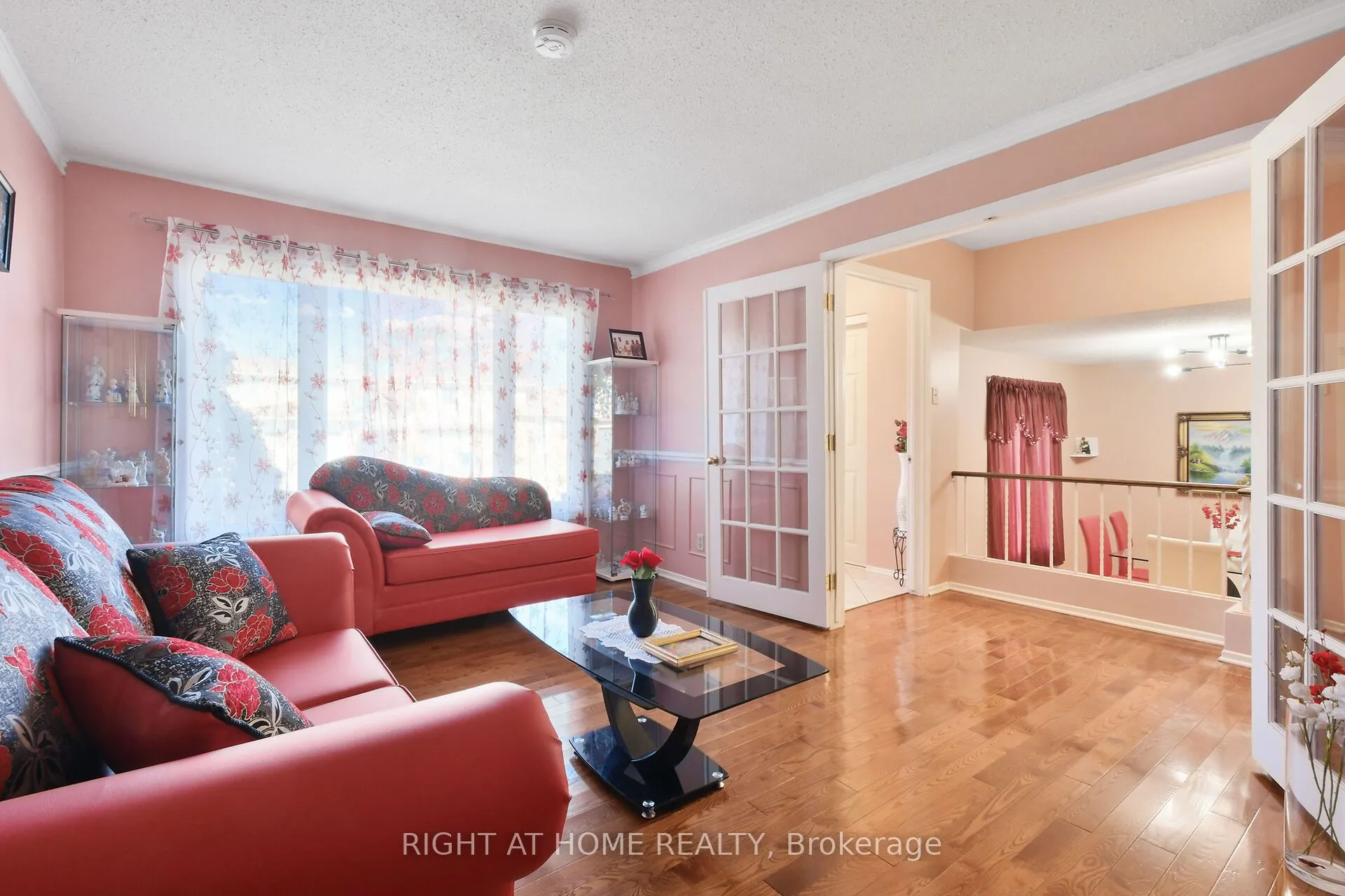 6104 VINEYARD Drive
