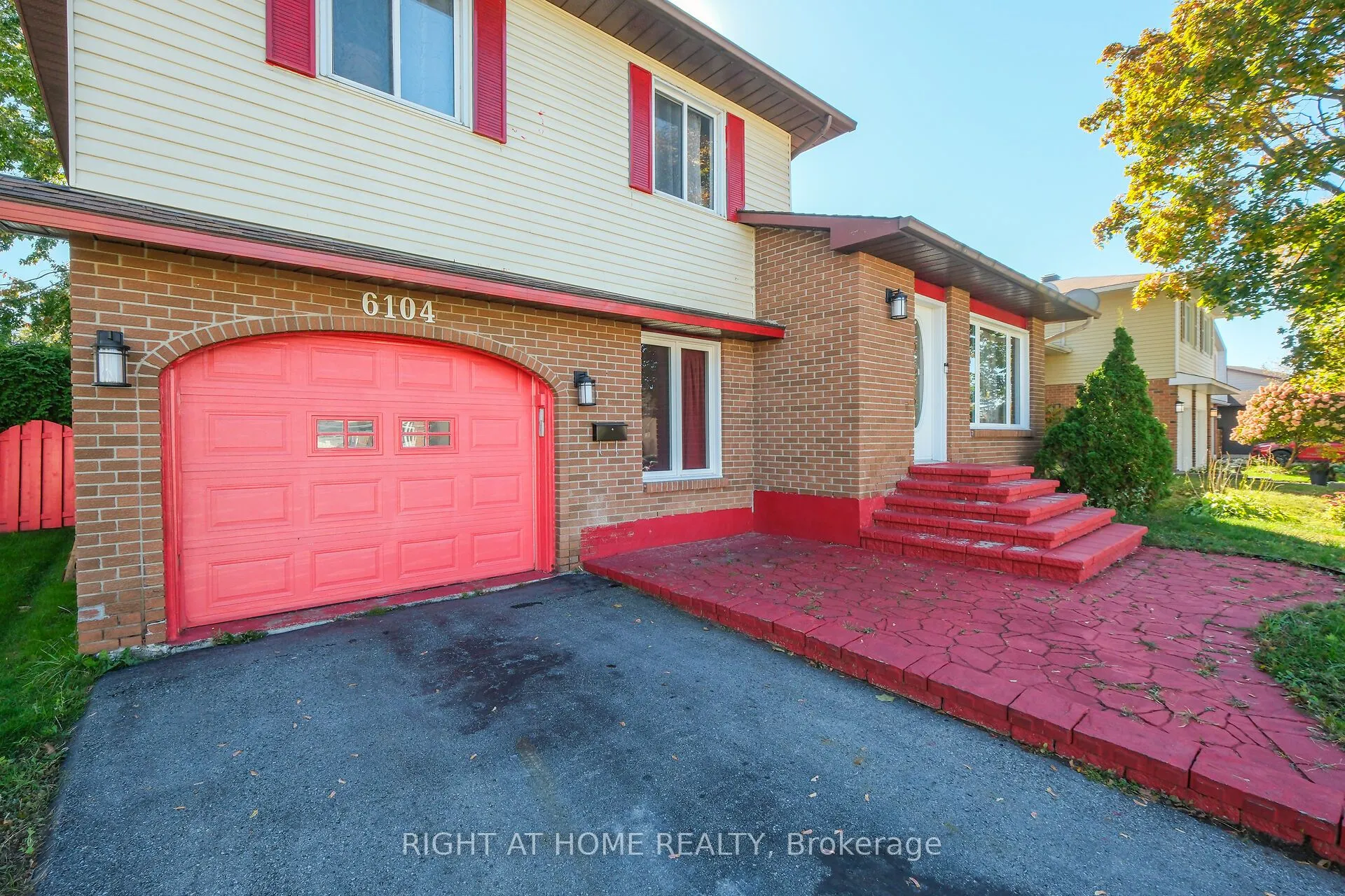 6104 VINEYARD Drive