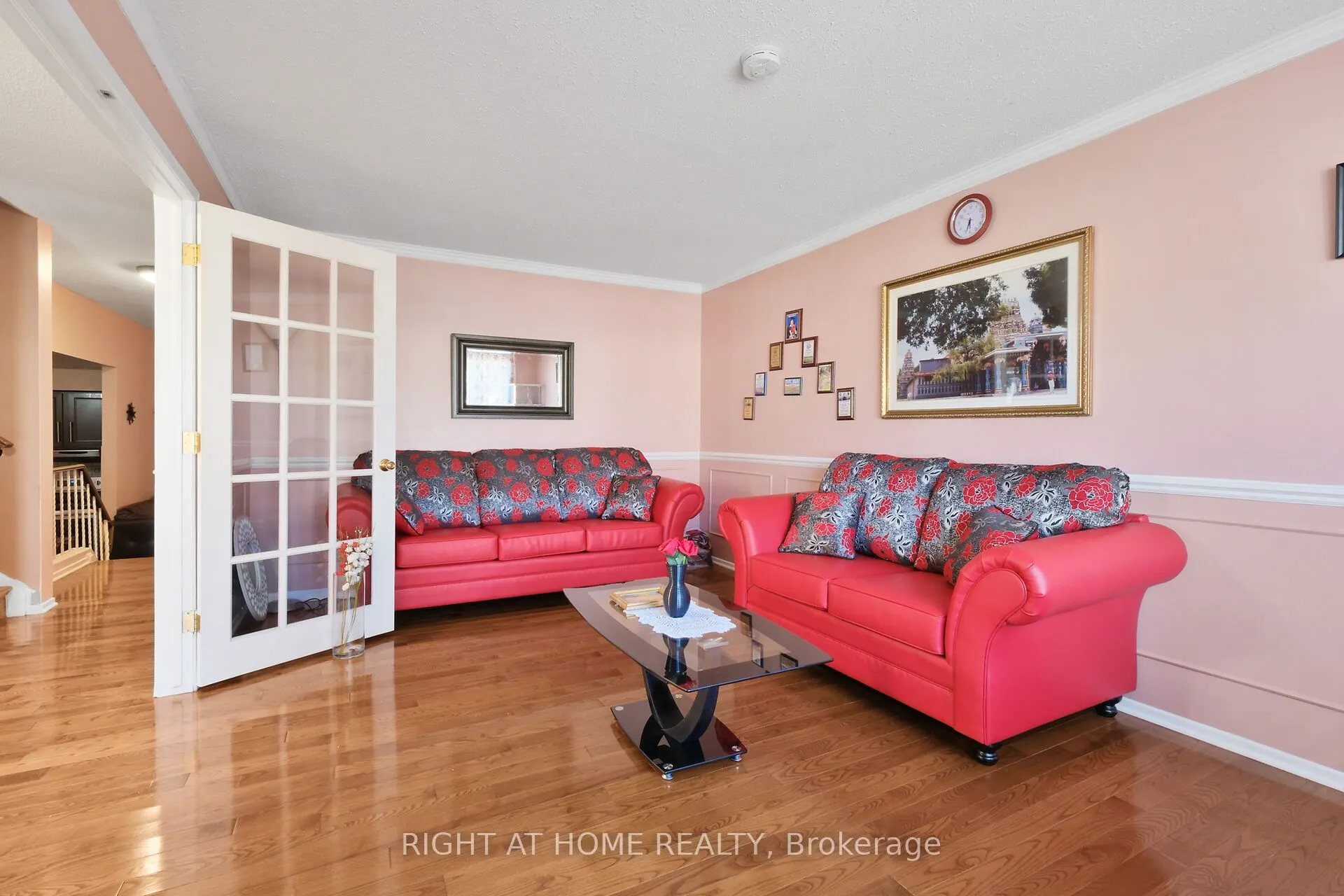 6104 VINEYARD Drive