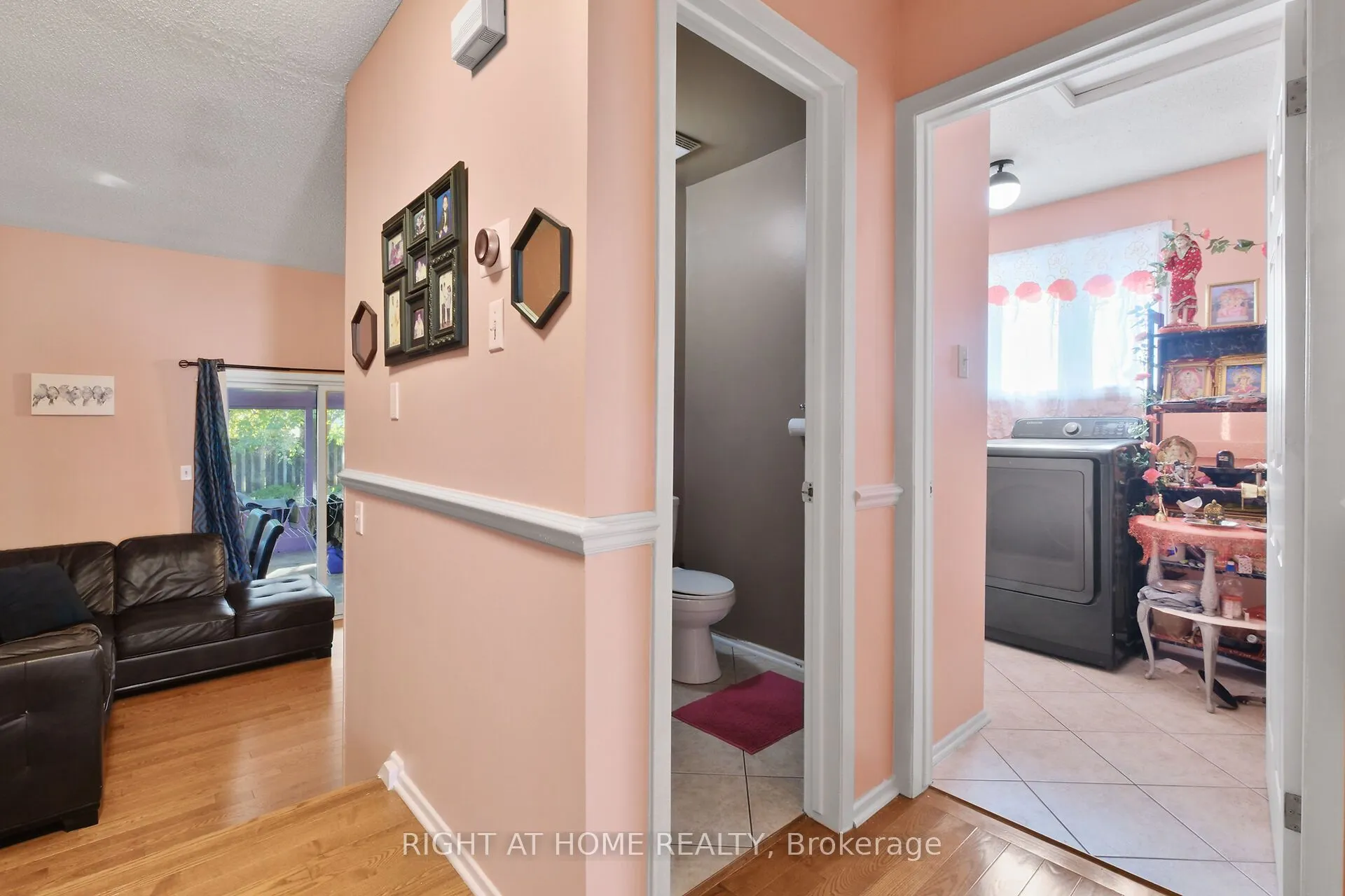 6104 VINEYARD Drive