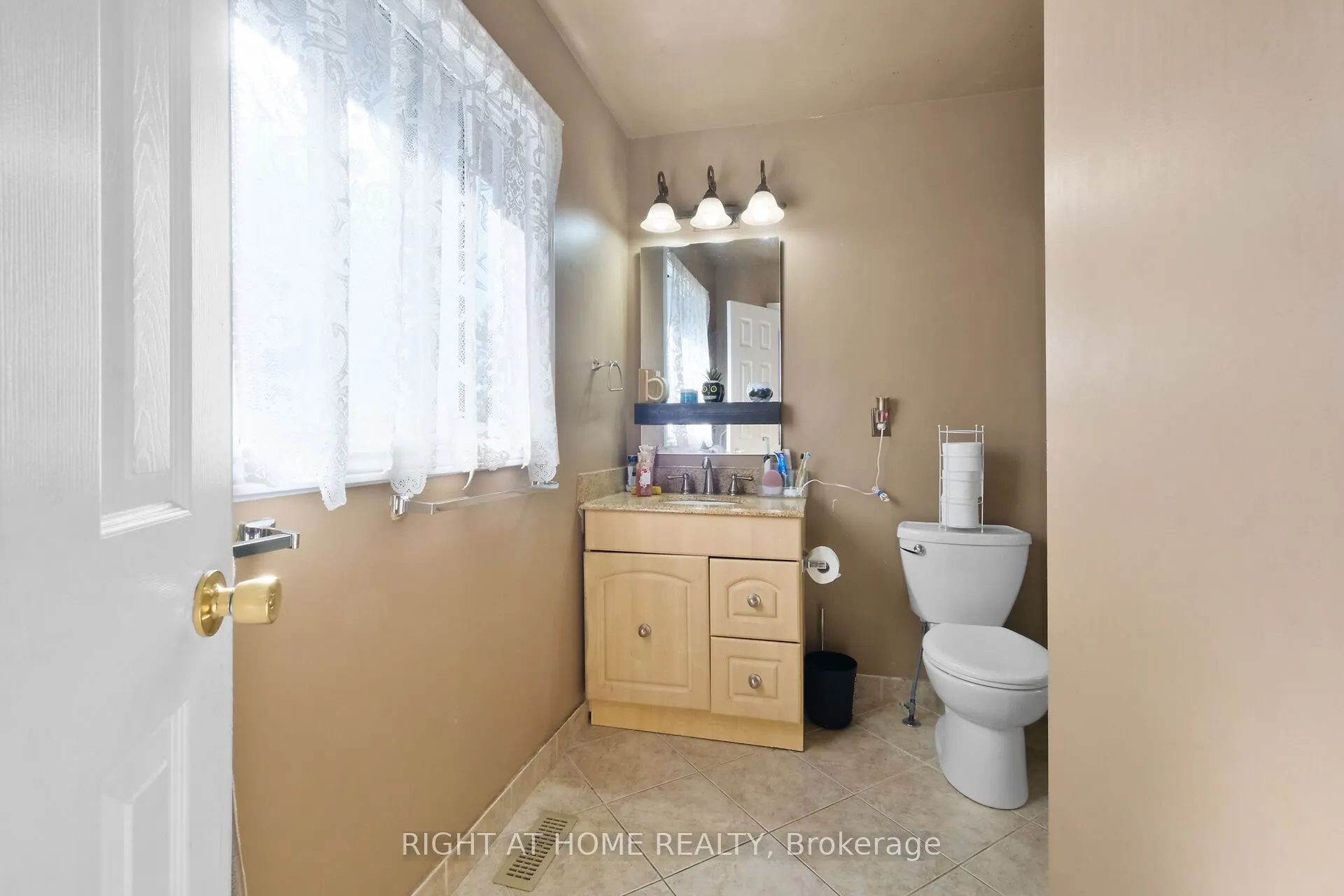 6104 VINEYARD Drive