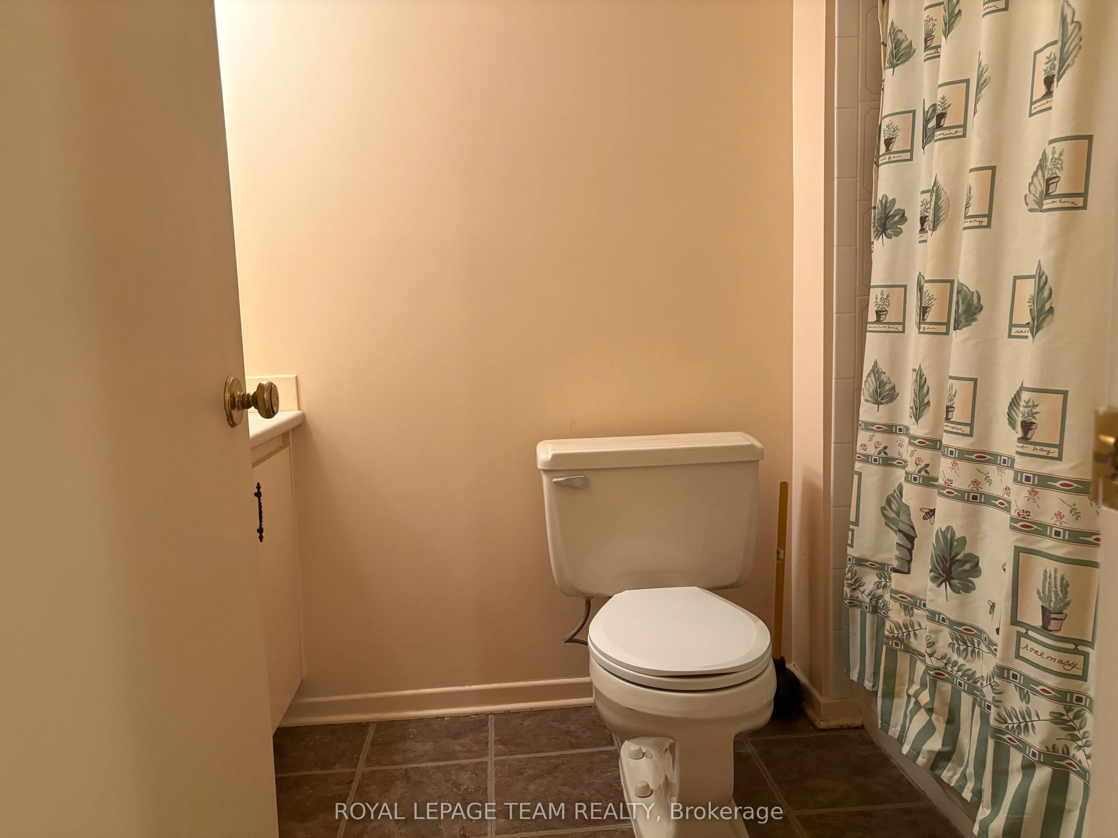7 Harness Lane #B