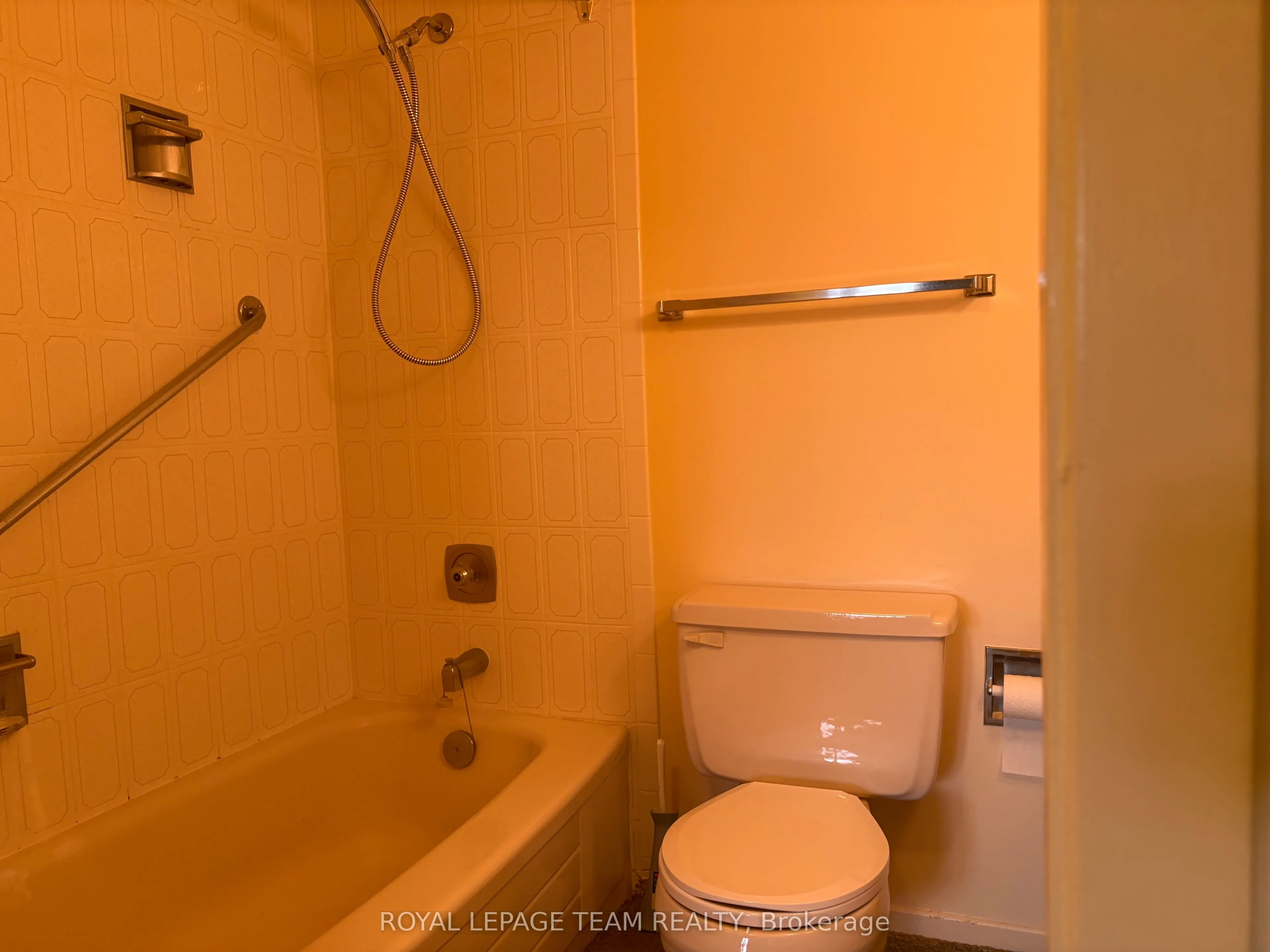7 Harness Lane #B