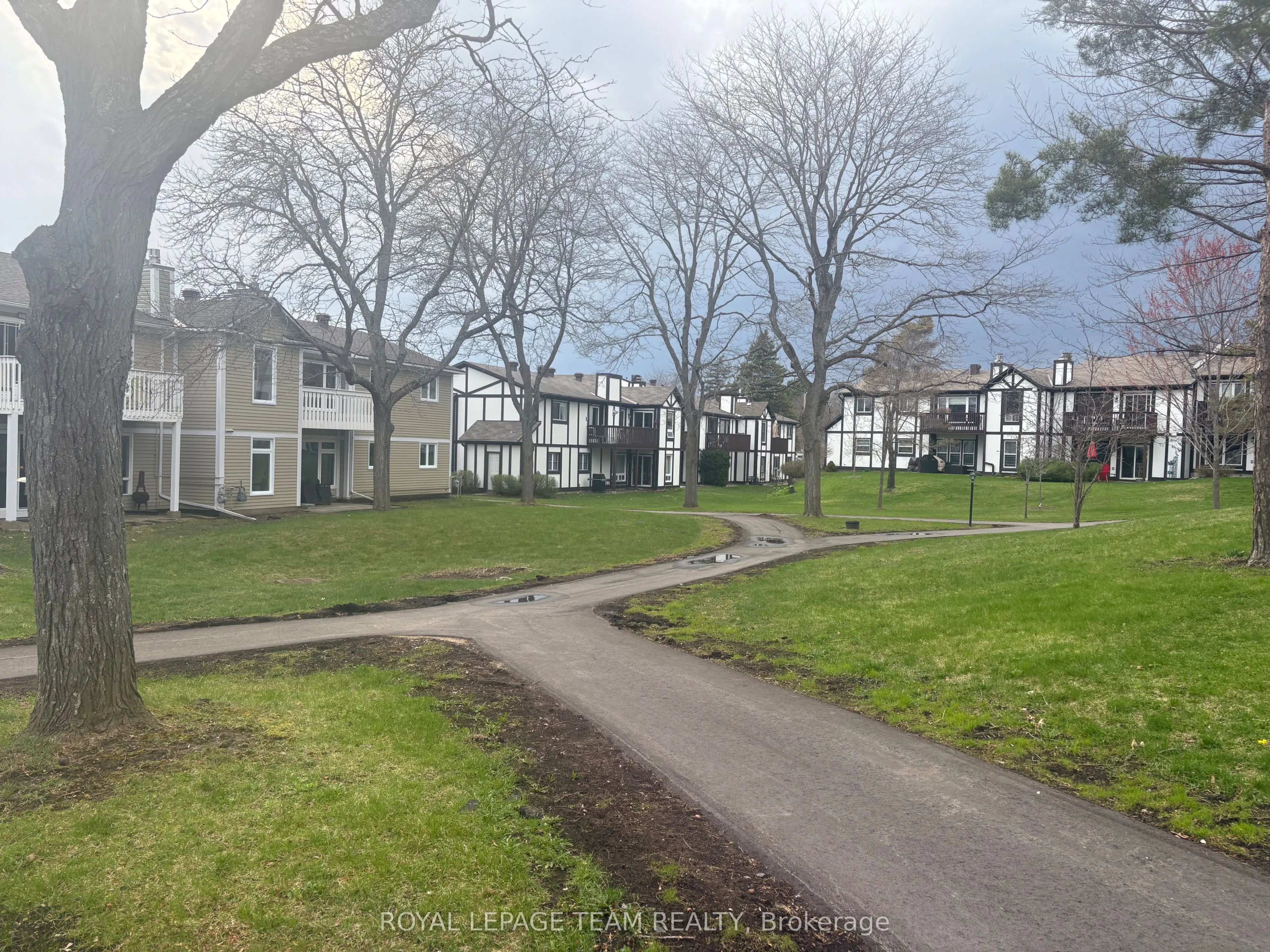 7 Harness Lane #B