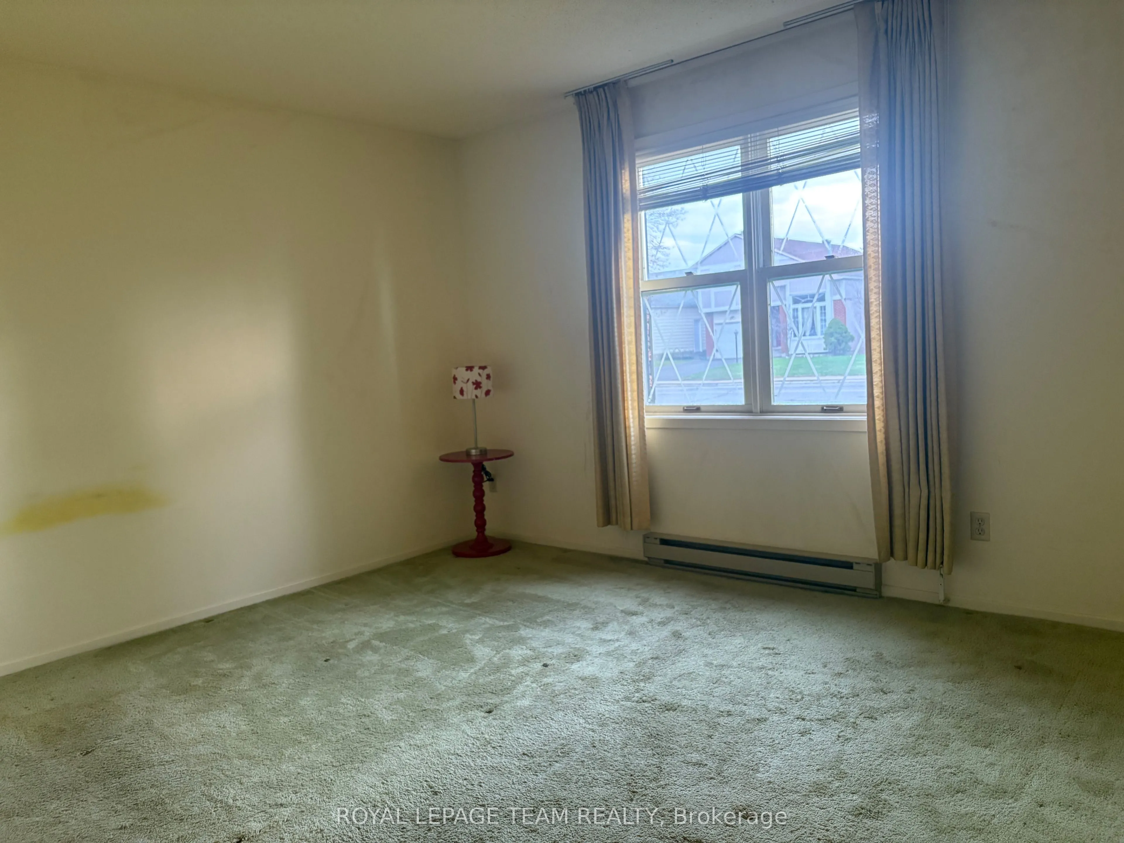 7 Harness Lane #B