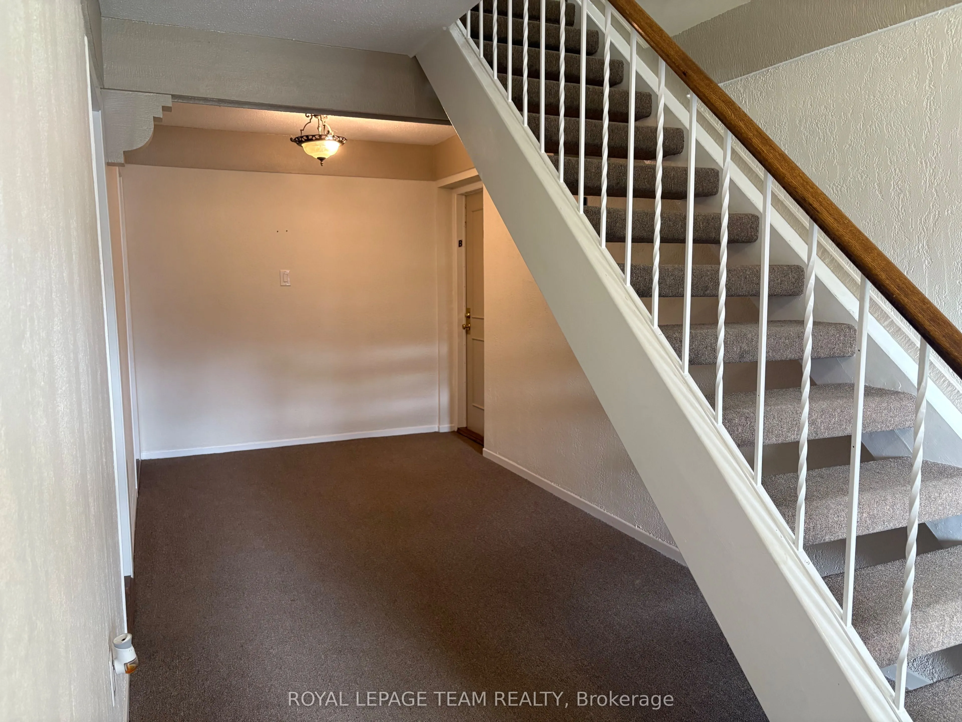 7 Harness Lane #B