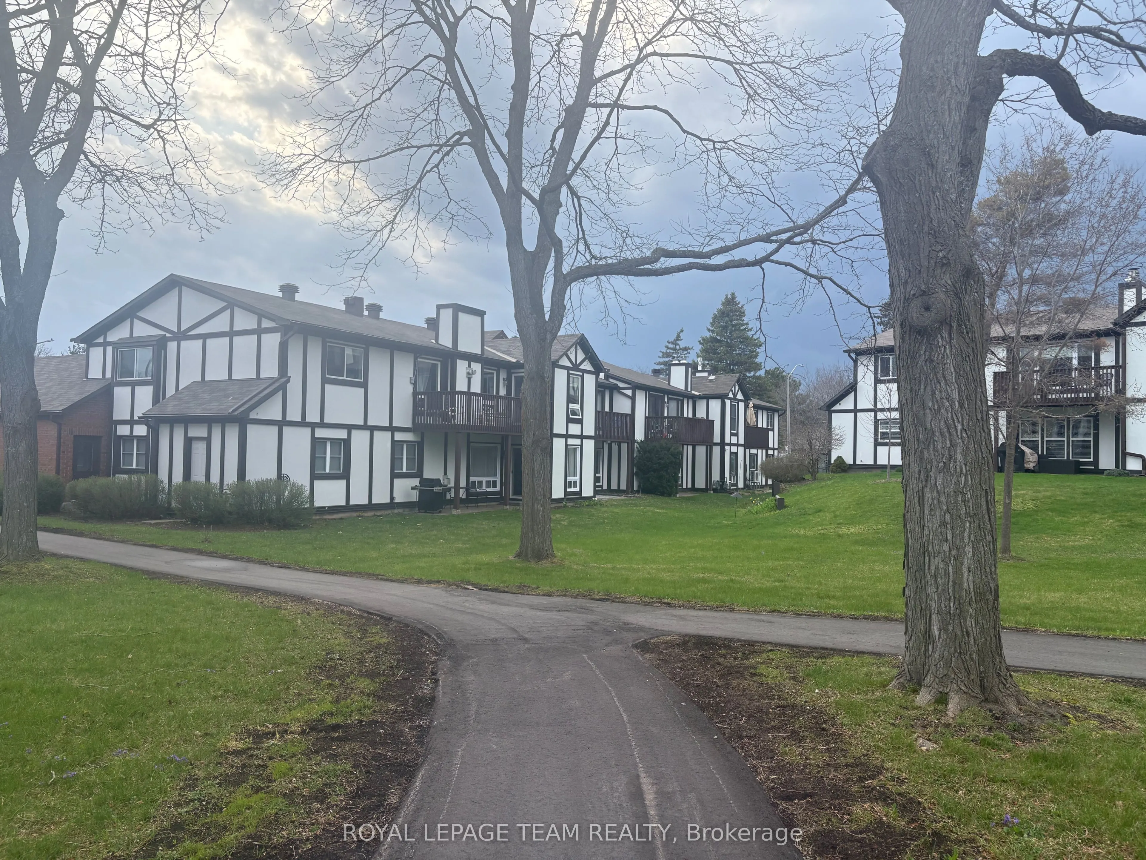 7 Harness Lane #B