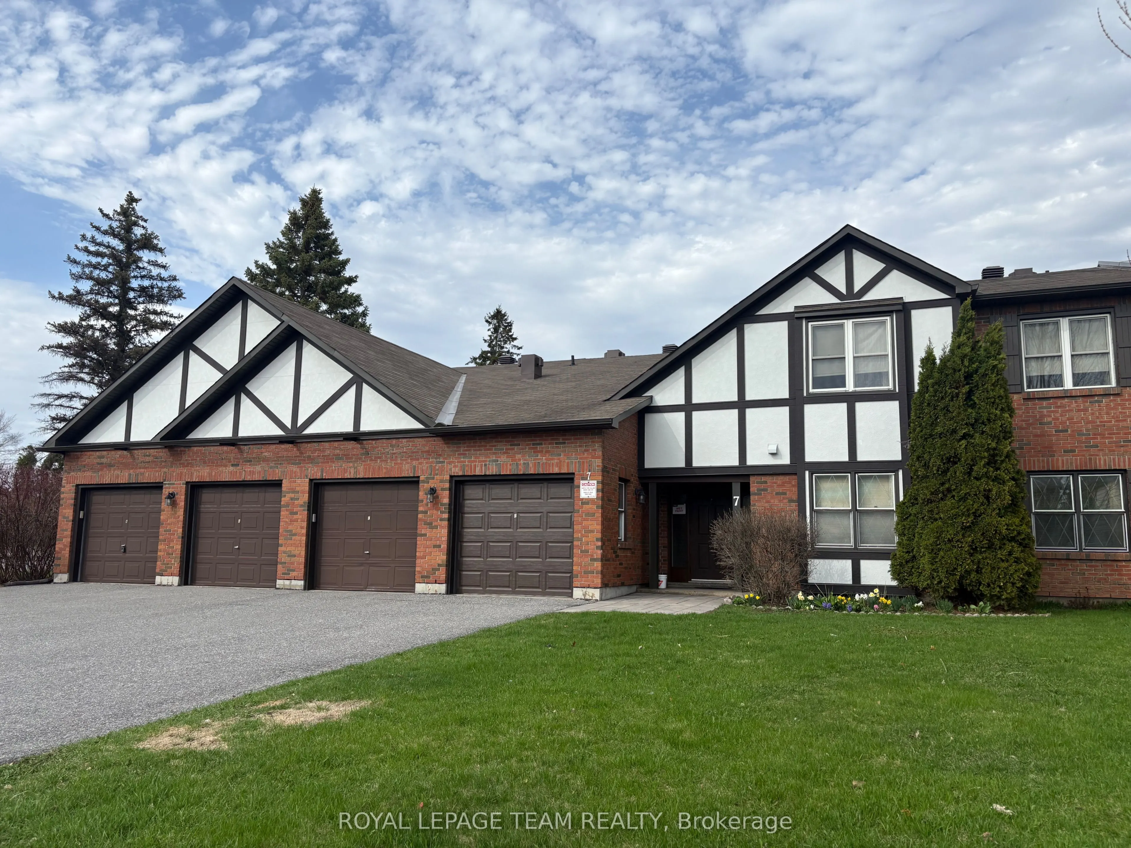 7 Harness Lane #B
