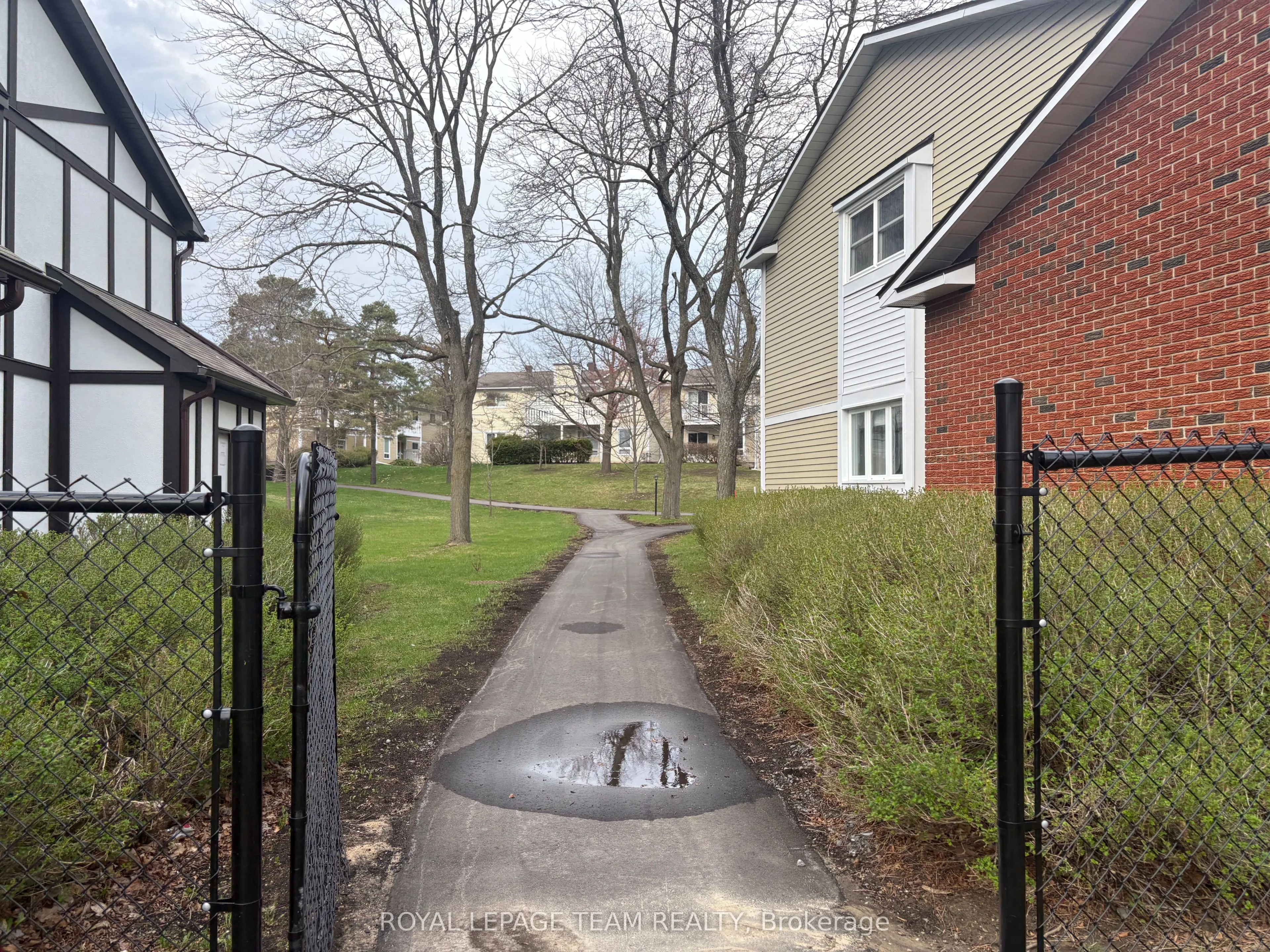 7 Harness Lane #B