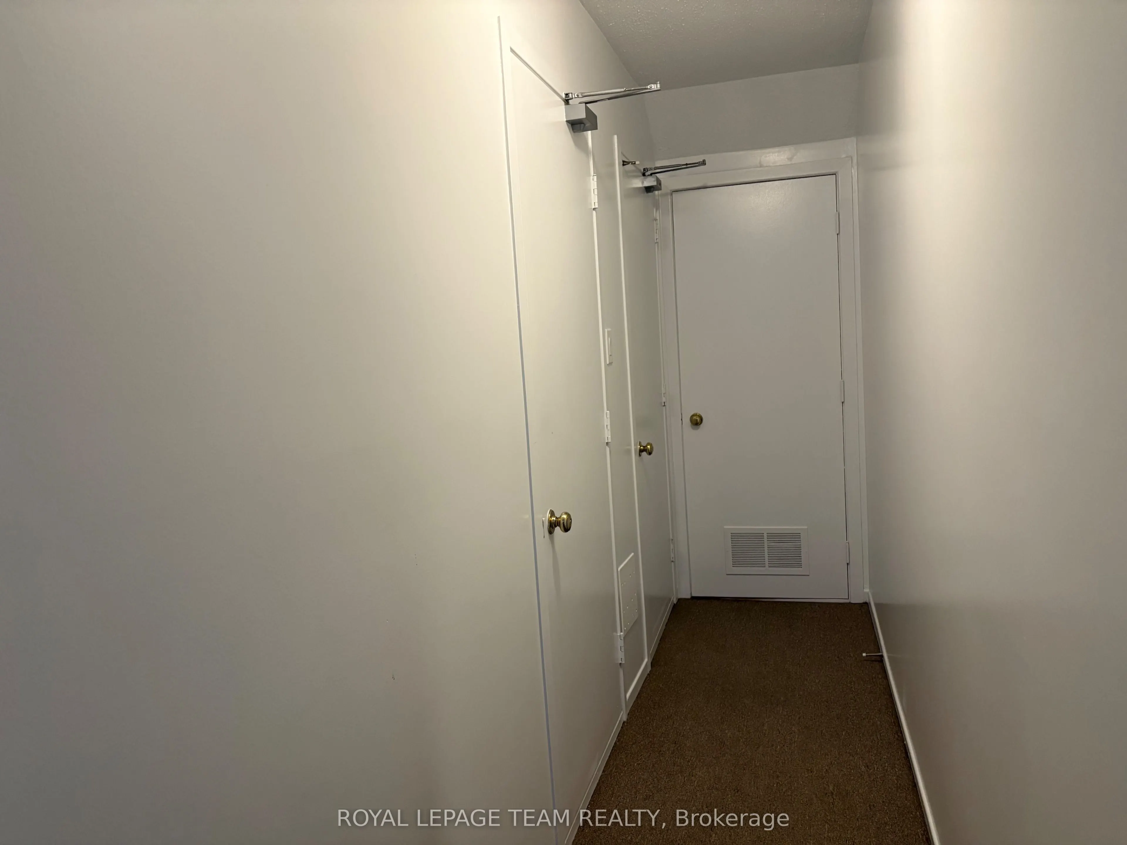 7 Harness Lane #B