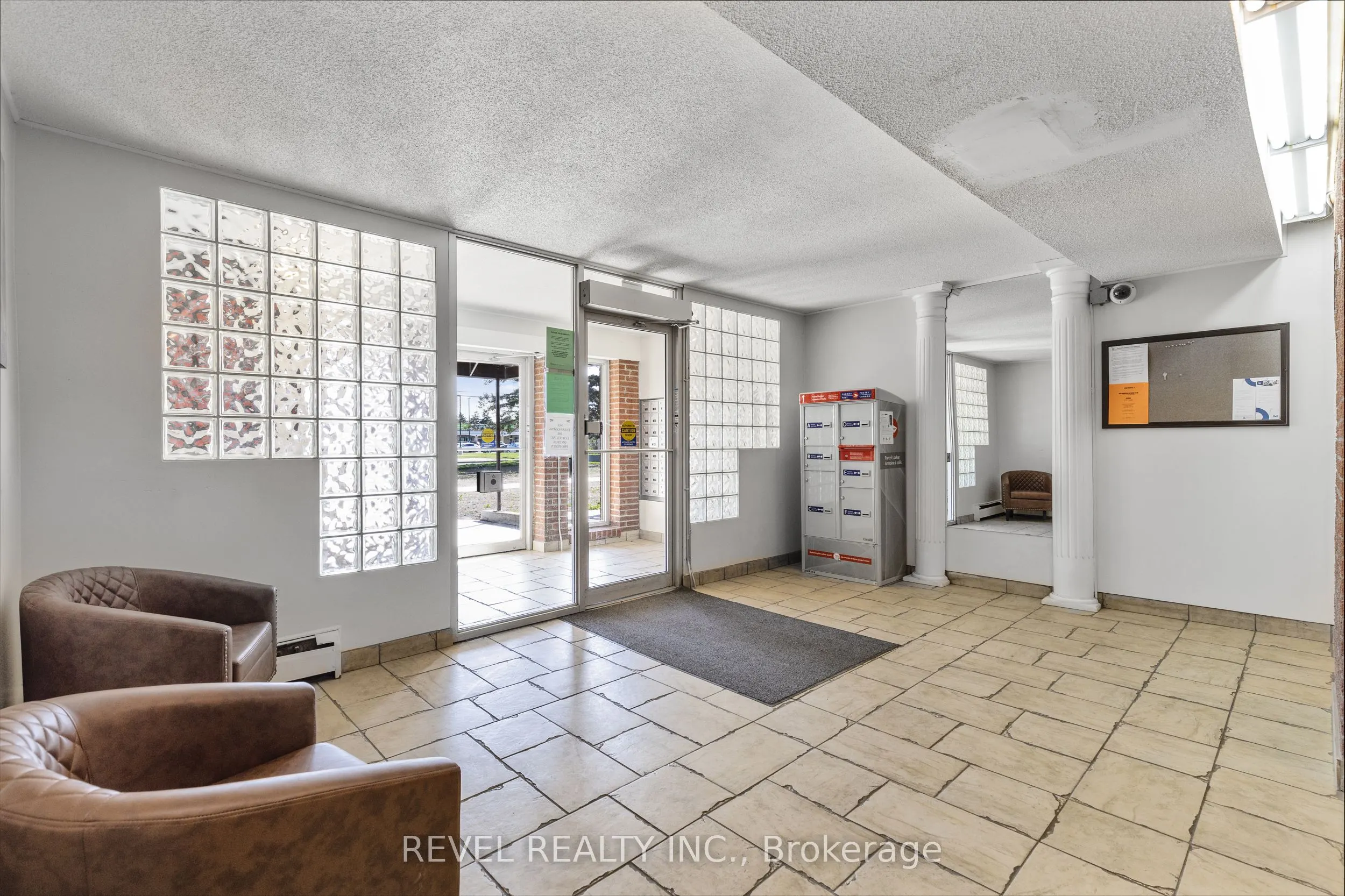 851 Queenston Road, #406