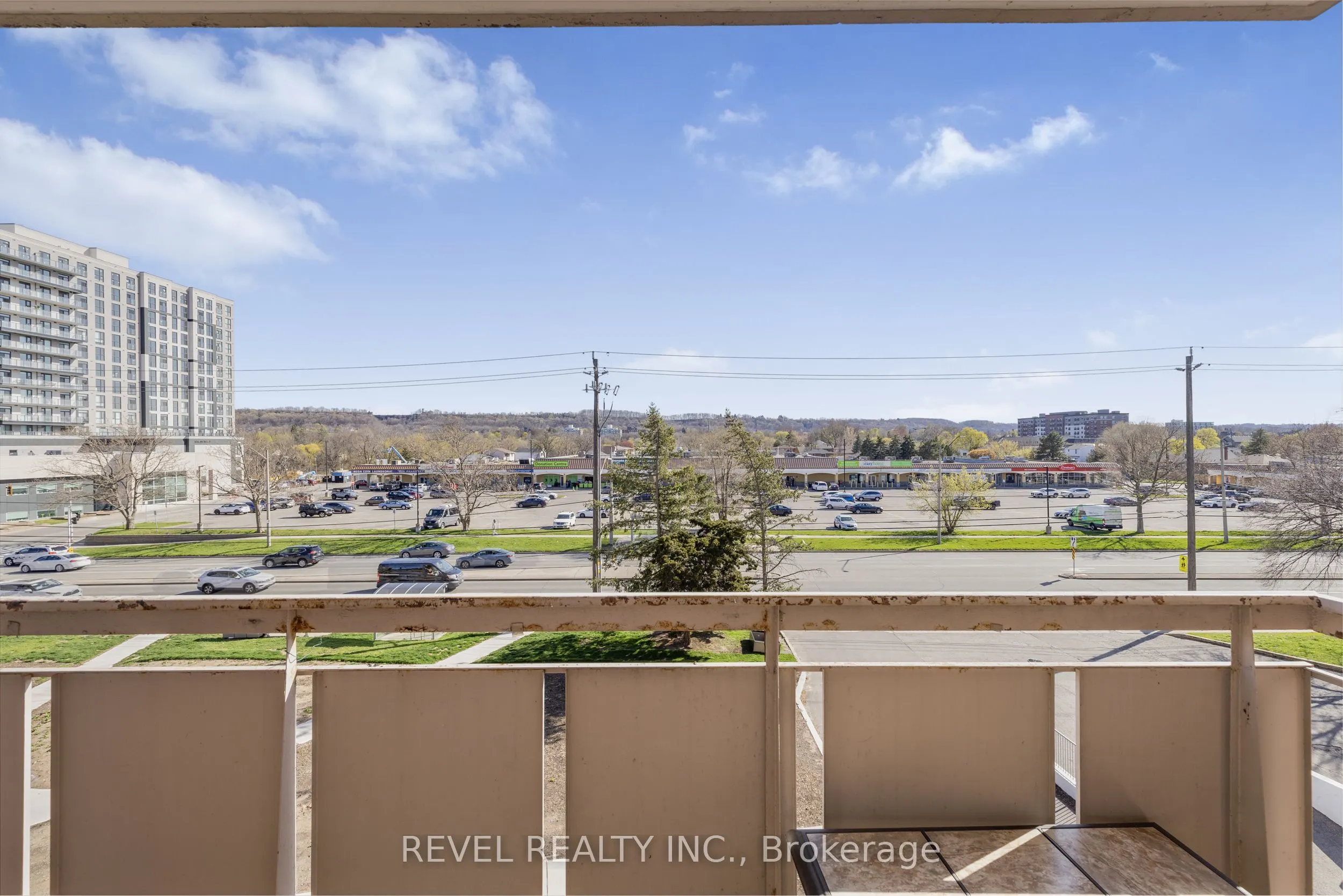 851 Queenston Road, #406